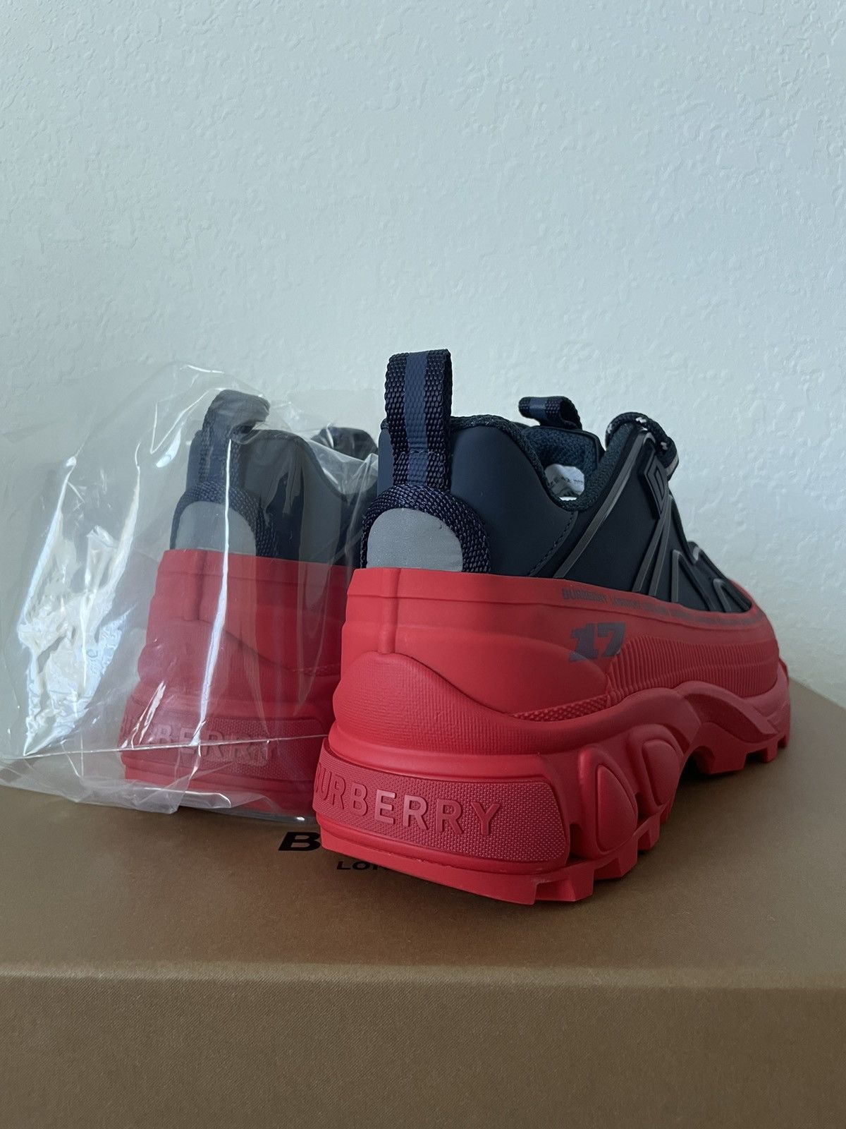 Burberry Burberry Arthur Sneaker Size US 9 / EU 42 - 3 Thumbnail