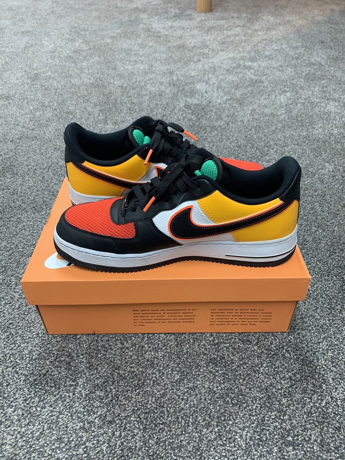 Nike Nike AF1 Sunburst Size US 10.5 / EU 43-44 - 2 Thumbnail
