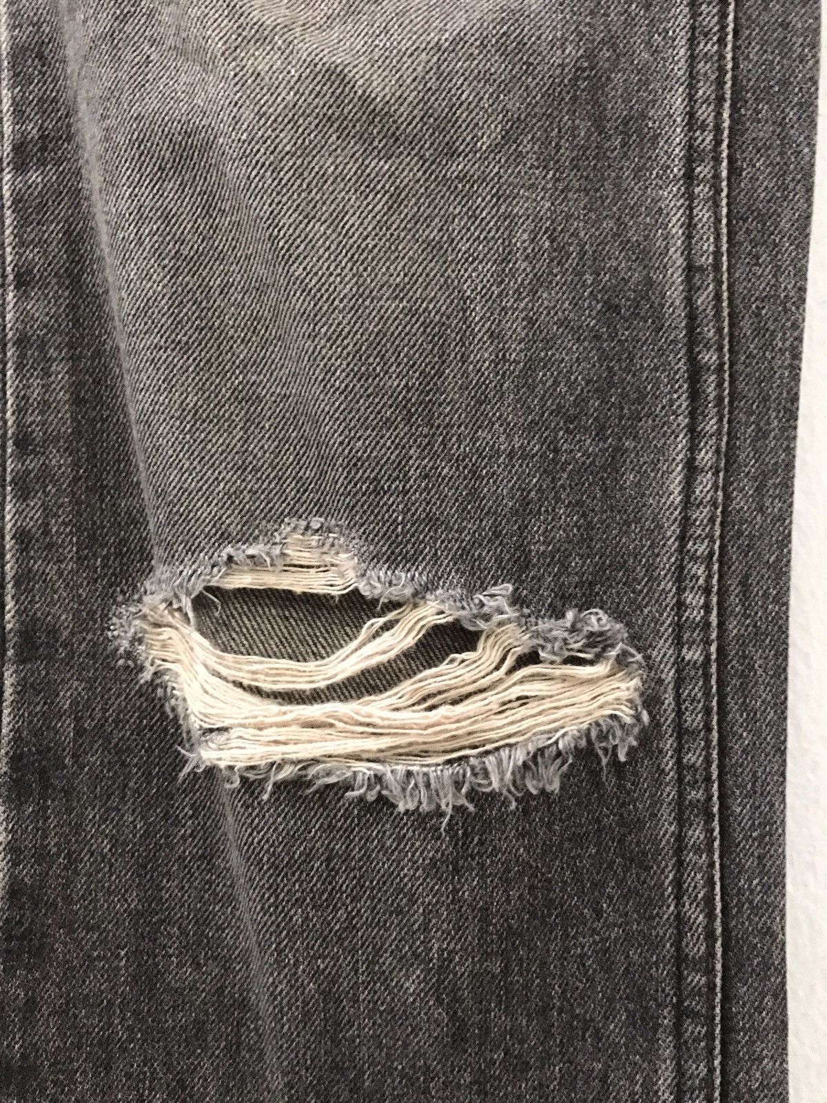 Lounge Lizard Lounge Lizard Made in Japan Distressed Rips Denim Jeans Size US 31 - 7 Thumbnail