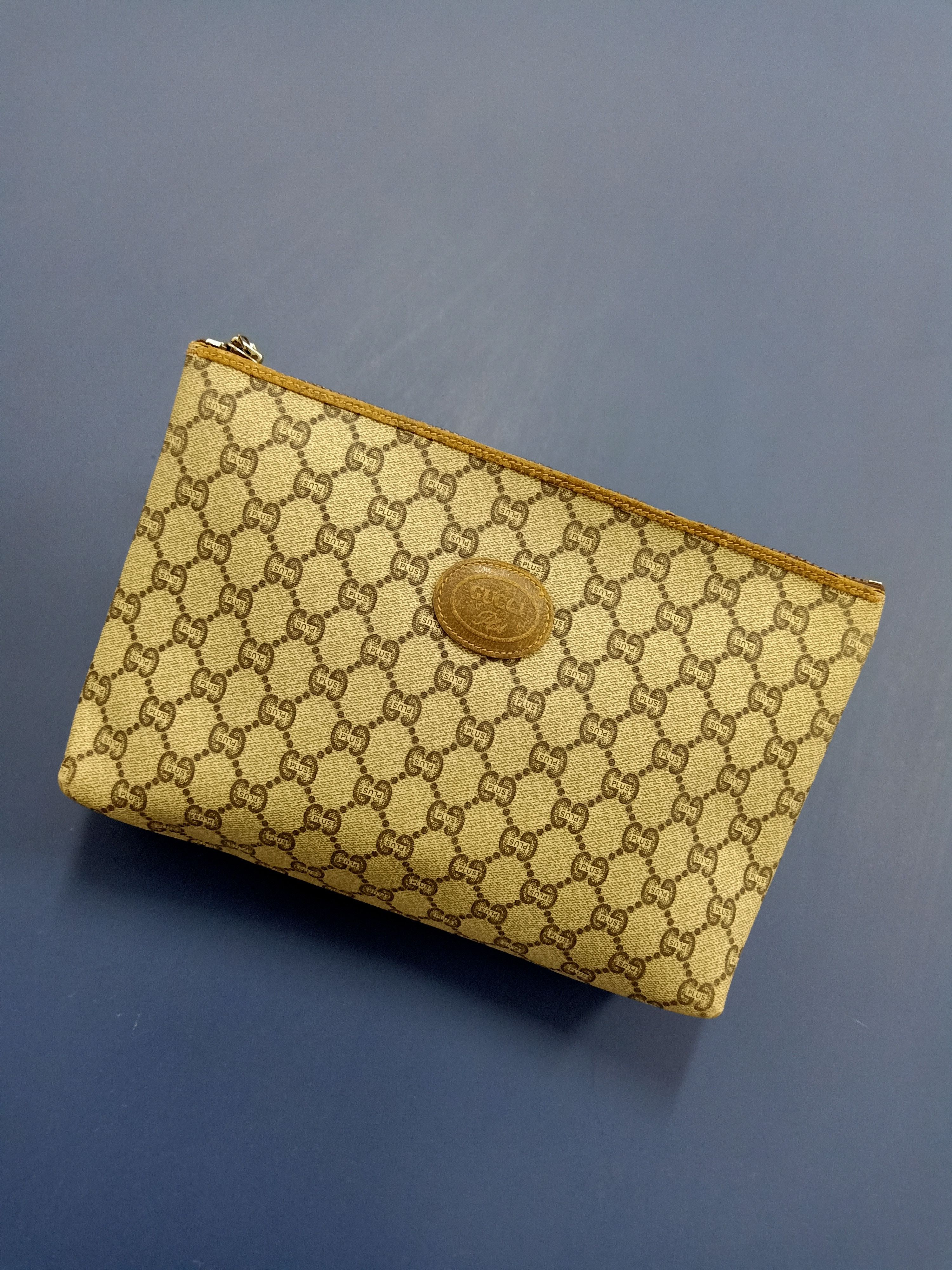 Gucci × Vintage 🔥Hot Item🔥 Gucci Plus Monogram Clutch Bag Size ONE SIZE - 11 Thumbnail