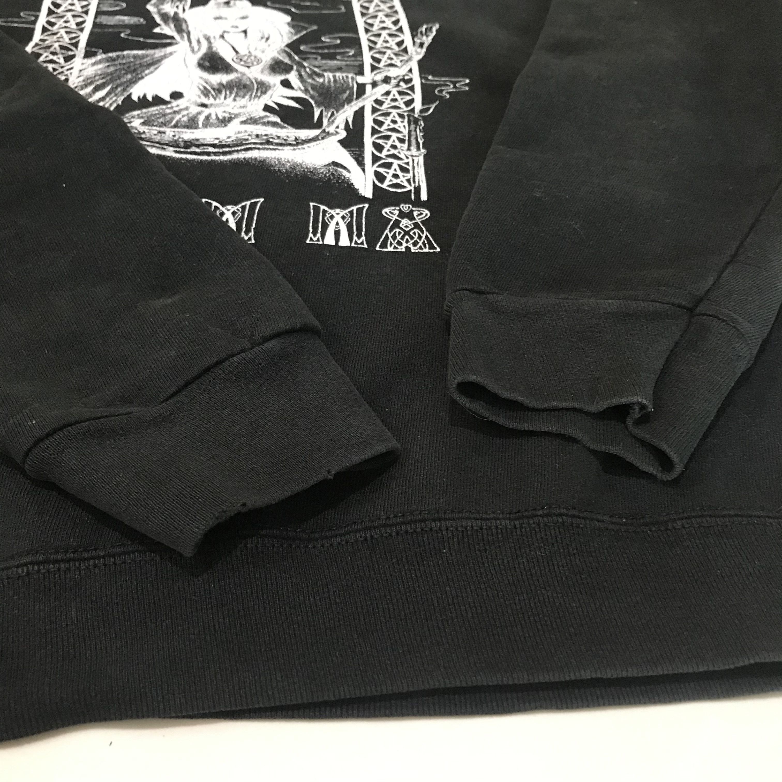 Expert Horror × Vintage Vintage 90s Bewitched Salem MA Sweater Graphic Tee Size US L / EU 52-54 / 3 - 5 Thumbnail