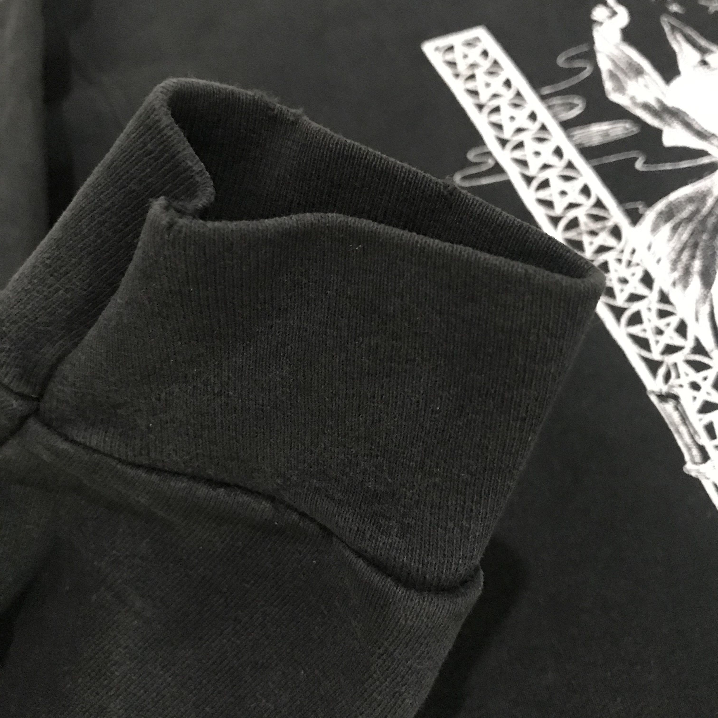 Expert Horror × Vintage Vintage 90s Bewitched Salem MA Sweater Graphic Tee Size US L / EU 52-54 / 3 - 6 Thumbnail