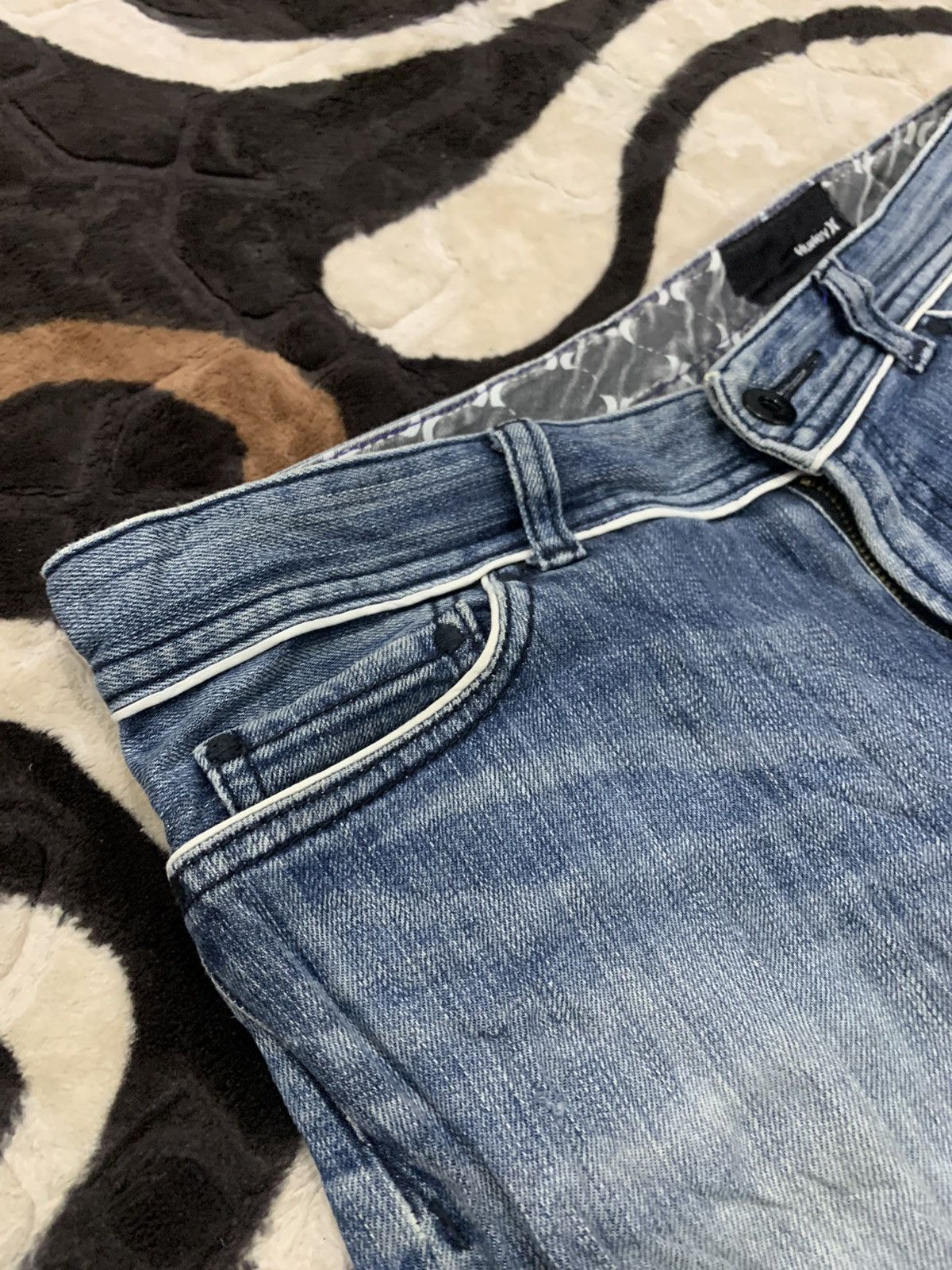 Hurley × Japanese Brand HURLEY Indigo Disstressed Denim Rugged Punk Rock Style Jeans Size US 29 - 6 Thumbnail