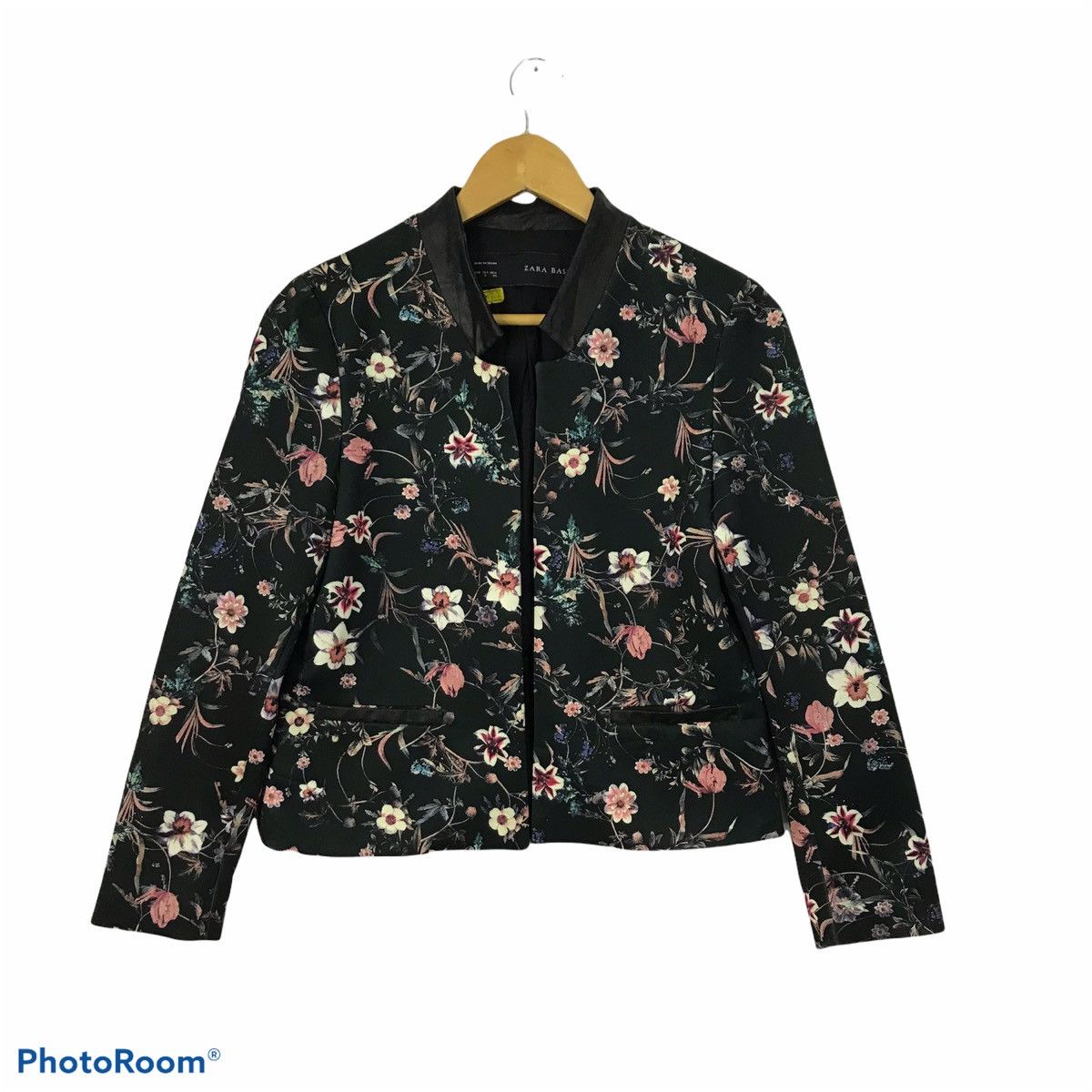 Zara Zara over print flower Cropped jacket Size S / US 4 / IT 40 - 1 Thumbnail