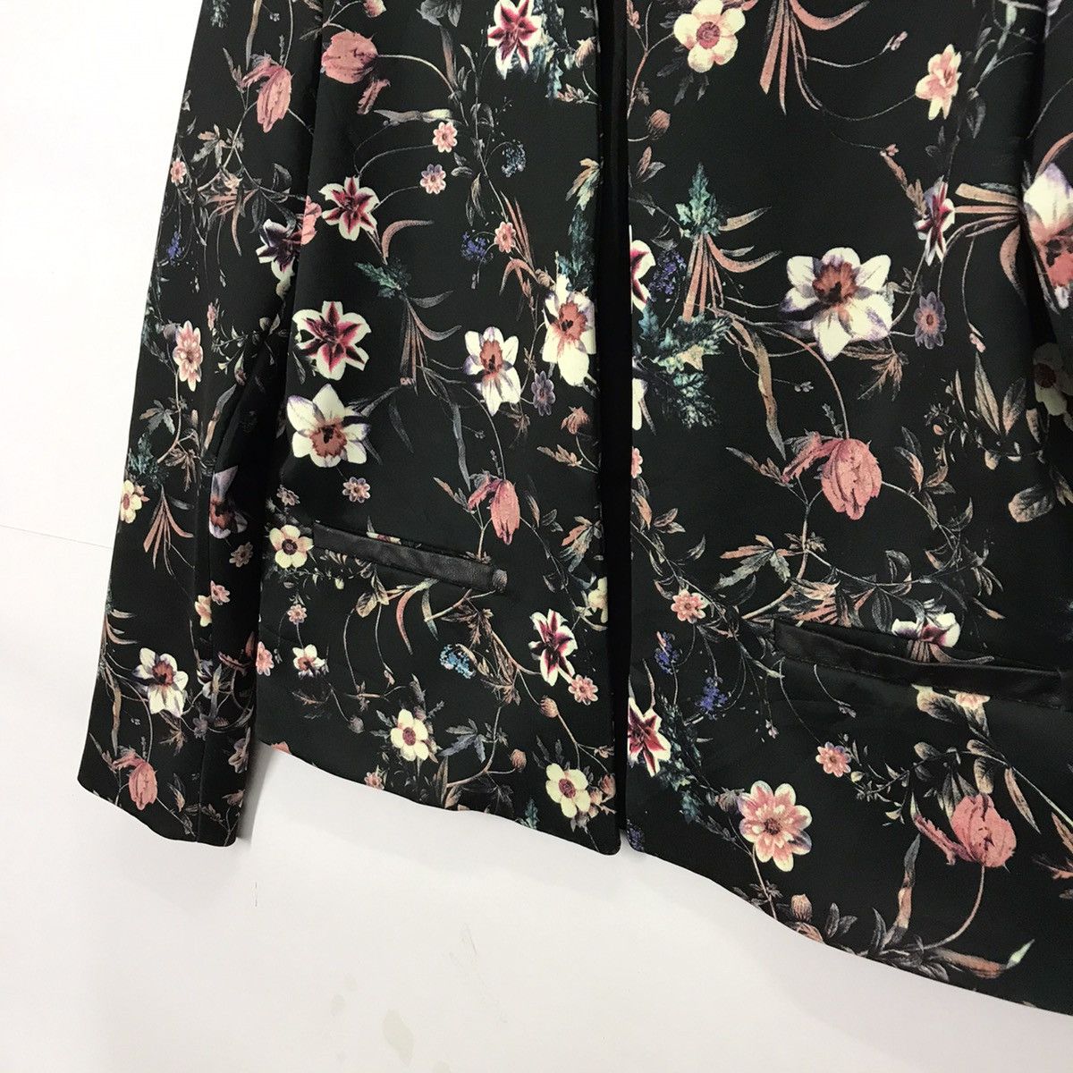 Zara Zara over print flower Cropped jacket Size S / US 4 / IT 40 - 3 Thumbnail