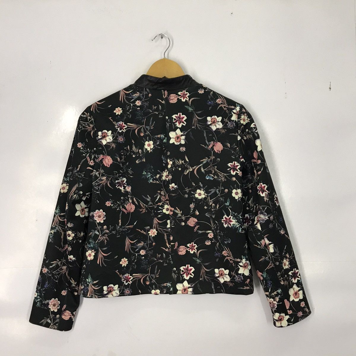 Zara Zara over print flower Cropped jacket Size S / US 4 / IT 40 - 4 Thumbnail