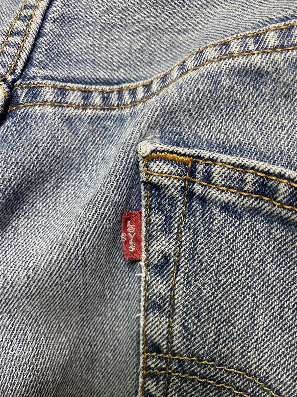 Levi's × Vintage Vintage LEVIS 505 Regular Fit Light Wash Denim - L31 Size US 36 / EU 52 - 13 Thumbnail
