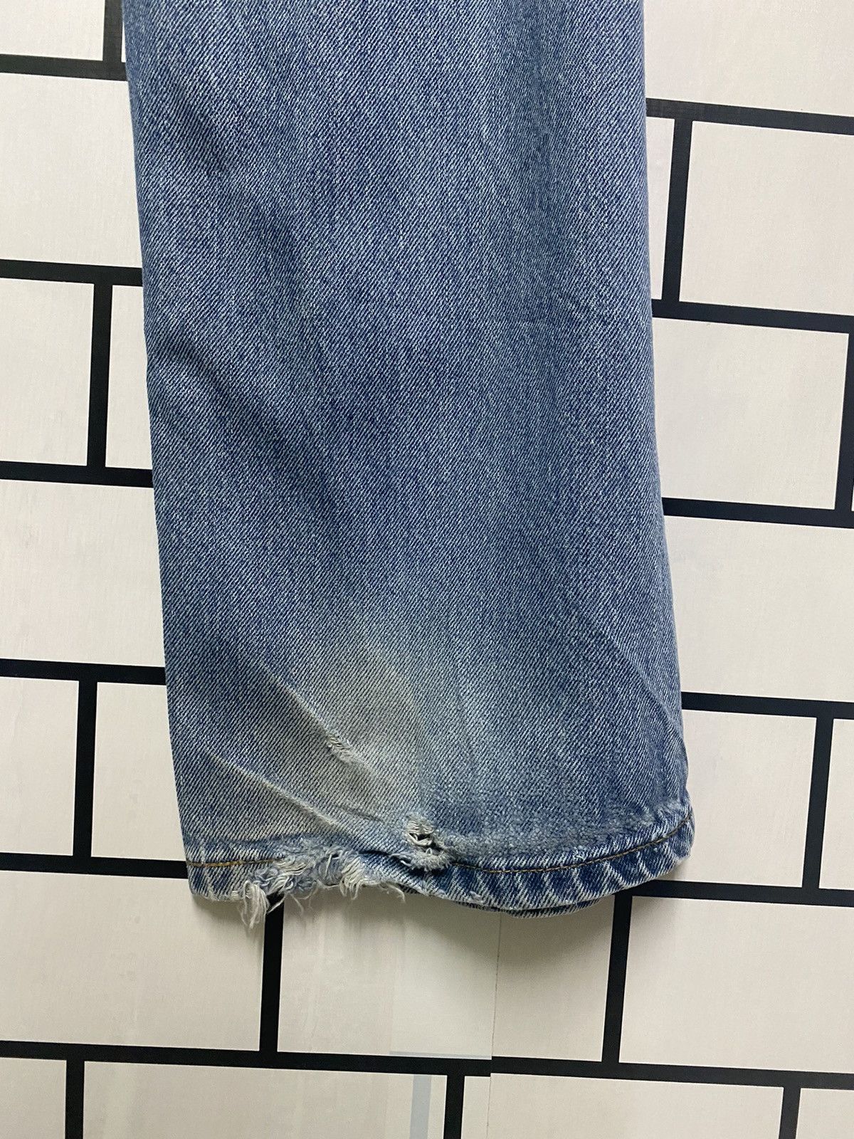 Levi's × Vintage Vintage LEVIS 505 Regular Fit Light Wash Denim - L31 Size US 36 / EU 52 - 12 Thumbnail