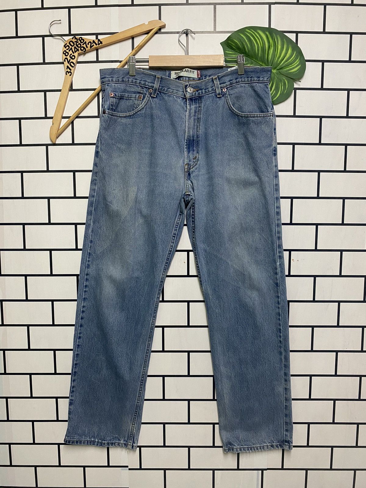 Levi's × Vintage Vintage LEVIS 505 Regular Fit Light Wash Denim - L31 Size US 36 / EU 52 - 1 Thumbnail