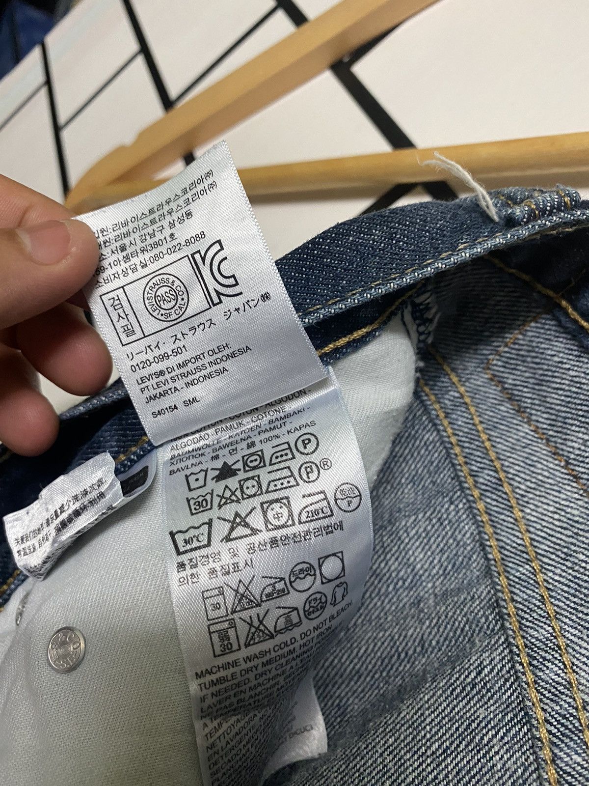 Levi's × Vintage Vintage LEVIS 550 Mid Blue Paint Splashed Jeans - L32 Size US 32 / EU 48 - 16 Thumbnail
