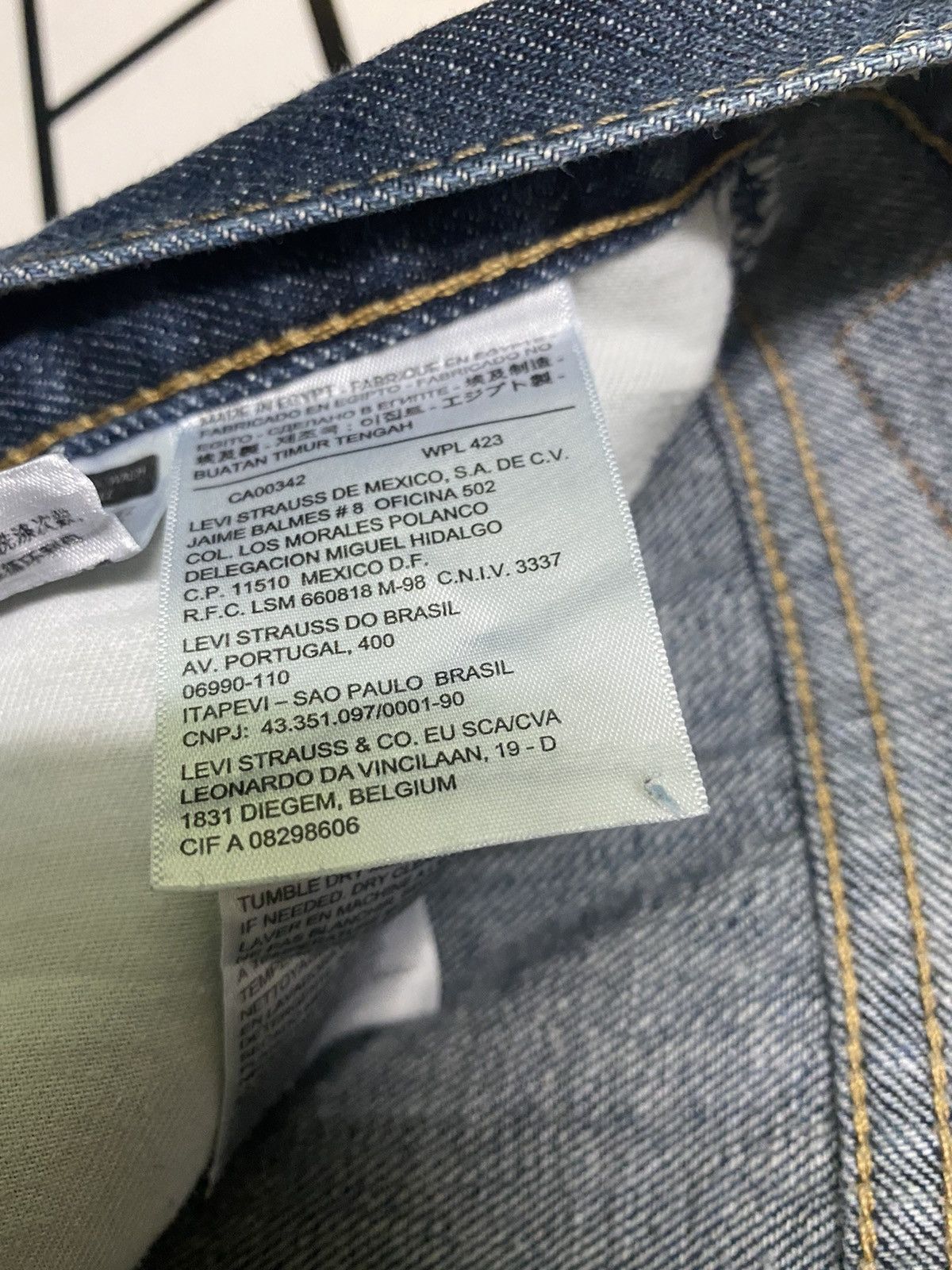 Levi's × Vintage Vintage LEVIS 550 Mid Blue Paint Splashed Jeans - L32 Size US 32 / EU 48 - 15 Thumbnail