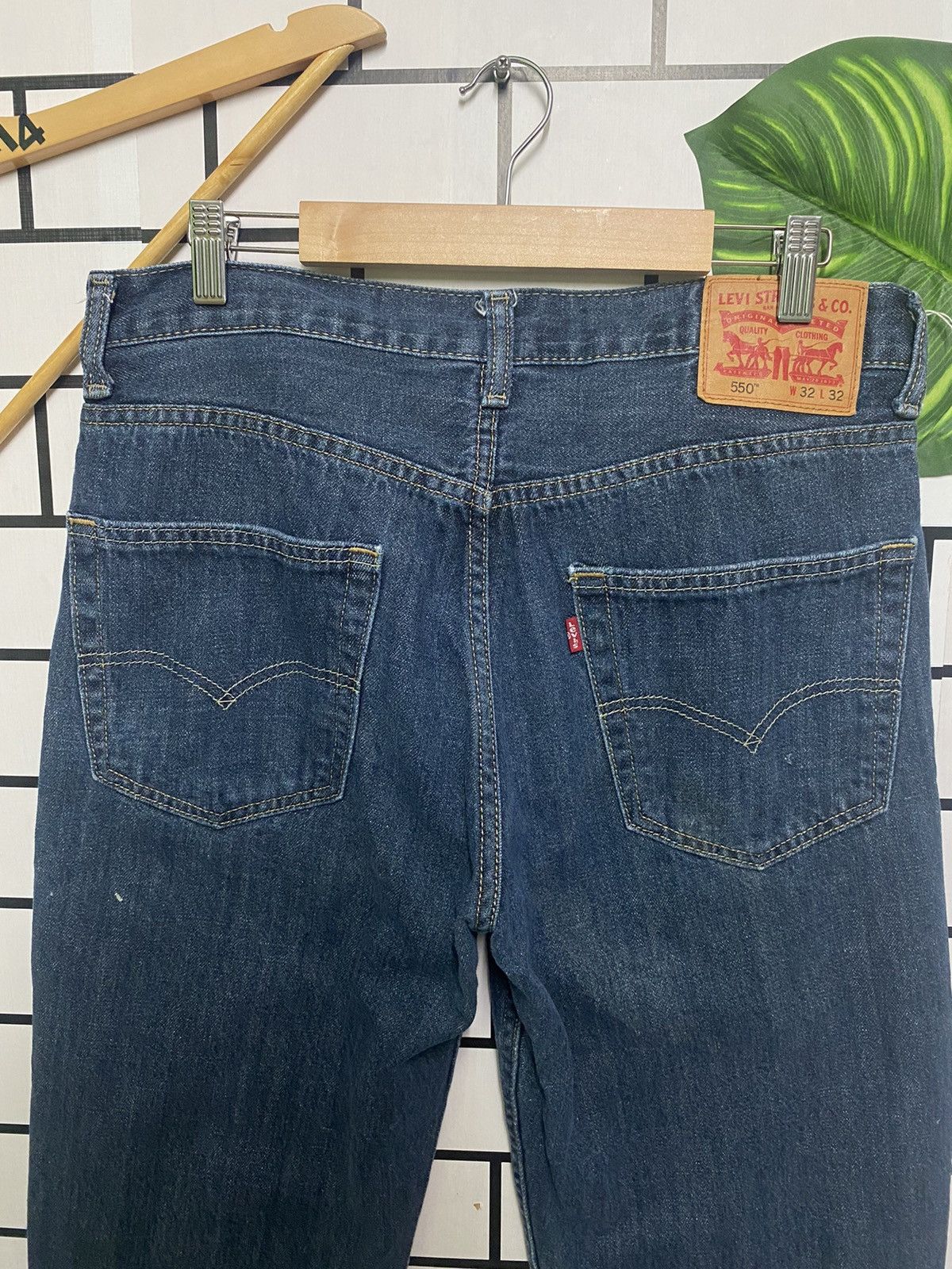 Levi's × Vintage Vintage LEVIS 550 Mid Blue Paint Splashed Jeans - L32 Size US 32 / EU 48 - 9 Thumbnail
