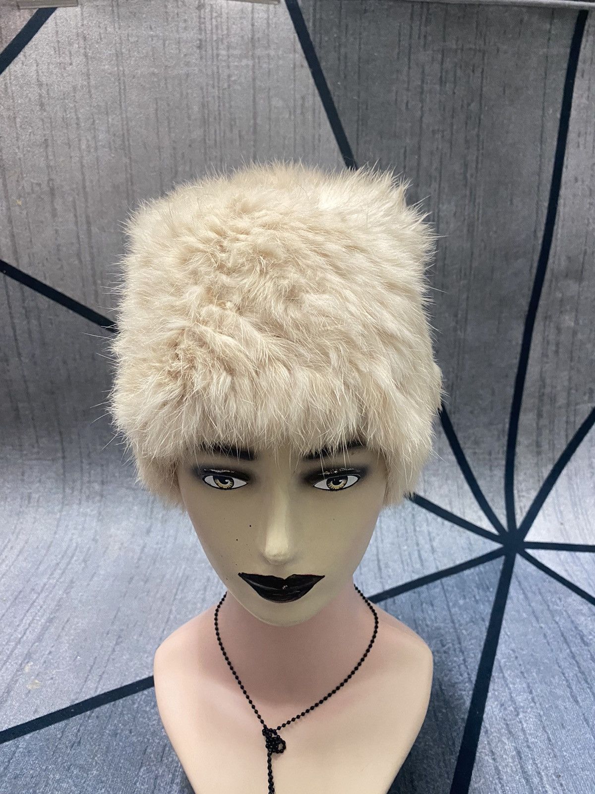 Japanese Brand Unknown Brand fur Nice Beanie Hat Size ONE SIZE - 1 Thumbnail