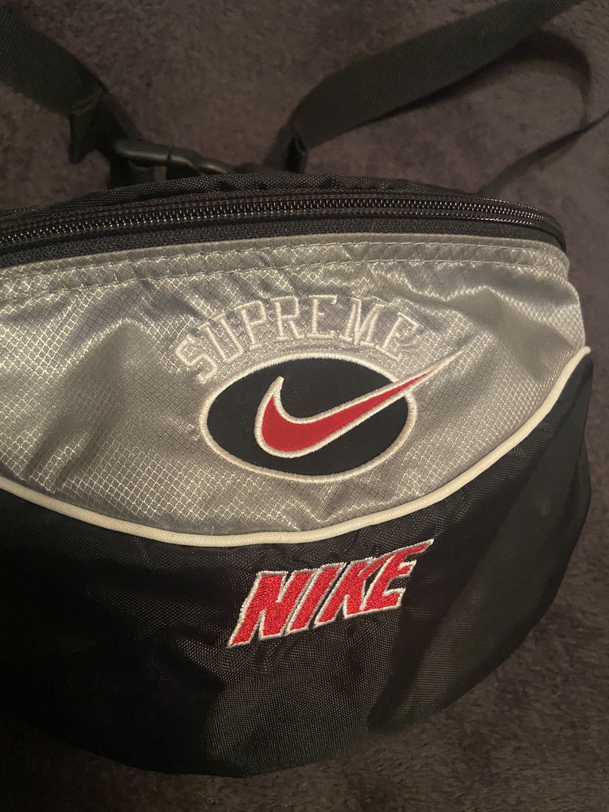 Supreme Nike x Supreme silver Shoulder Bag | Grailed