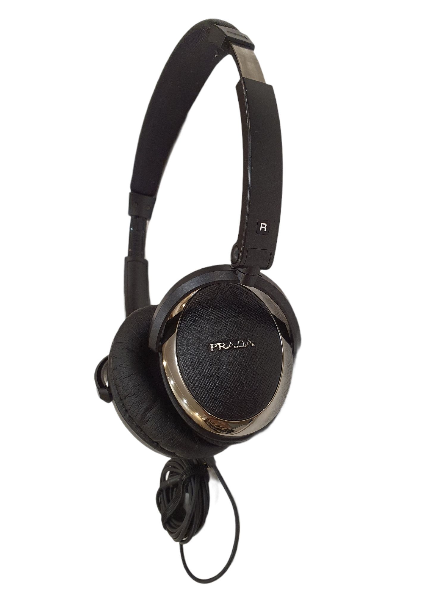 【関税＆送料込み】Prada Headphones 楽天市場】PRADA プラダ サフィアーノ レザー ロゴプレート