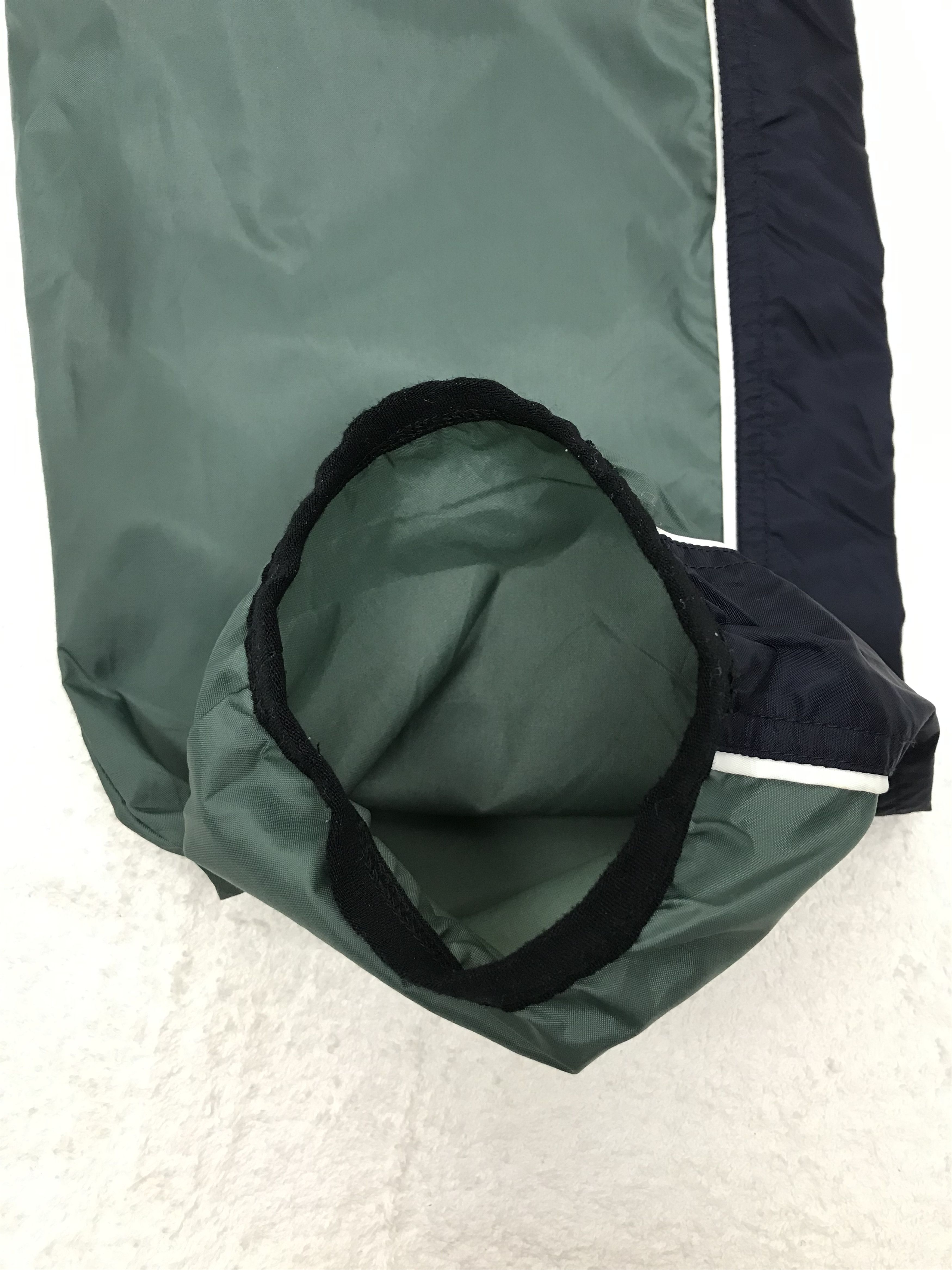 Nike Vintage Nike Windbreaker Jacket Swoosh logo Size US L / EU 52-54 / 3 - 10 Thumbnail