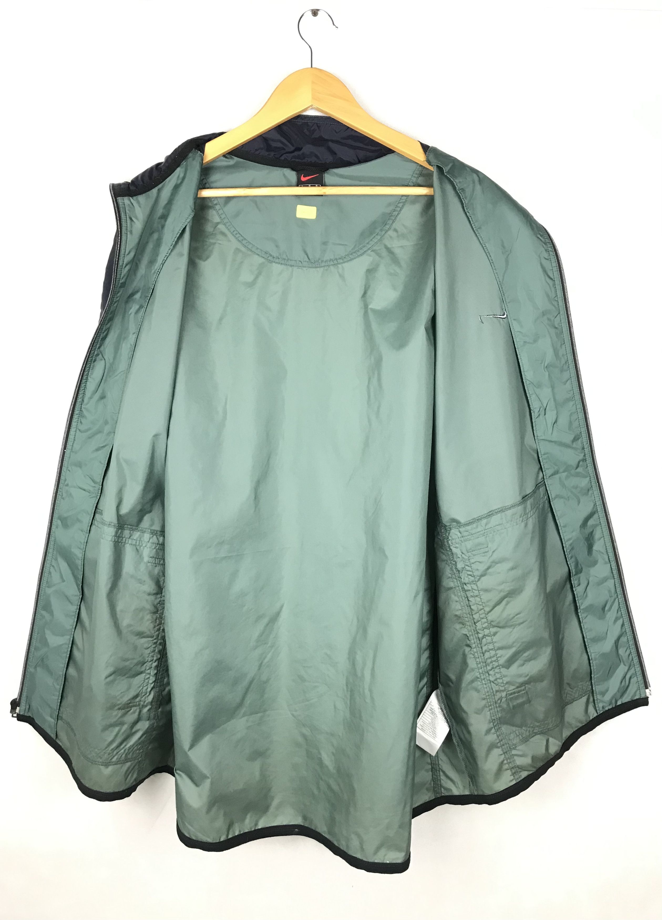 Nike Vintage Nike Windbreaker Jacket Swoosh logo Size US L / EU 52-54 / 3 - 2 Thumbnail