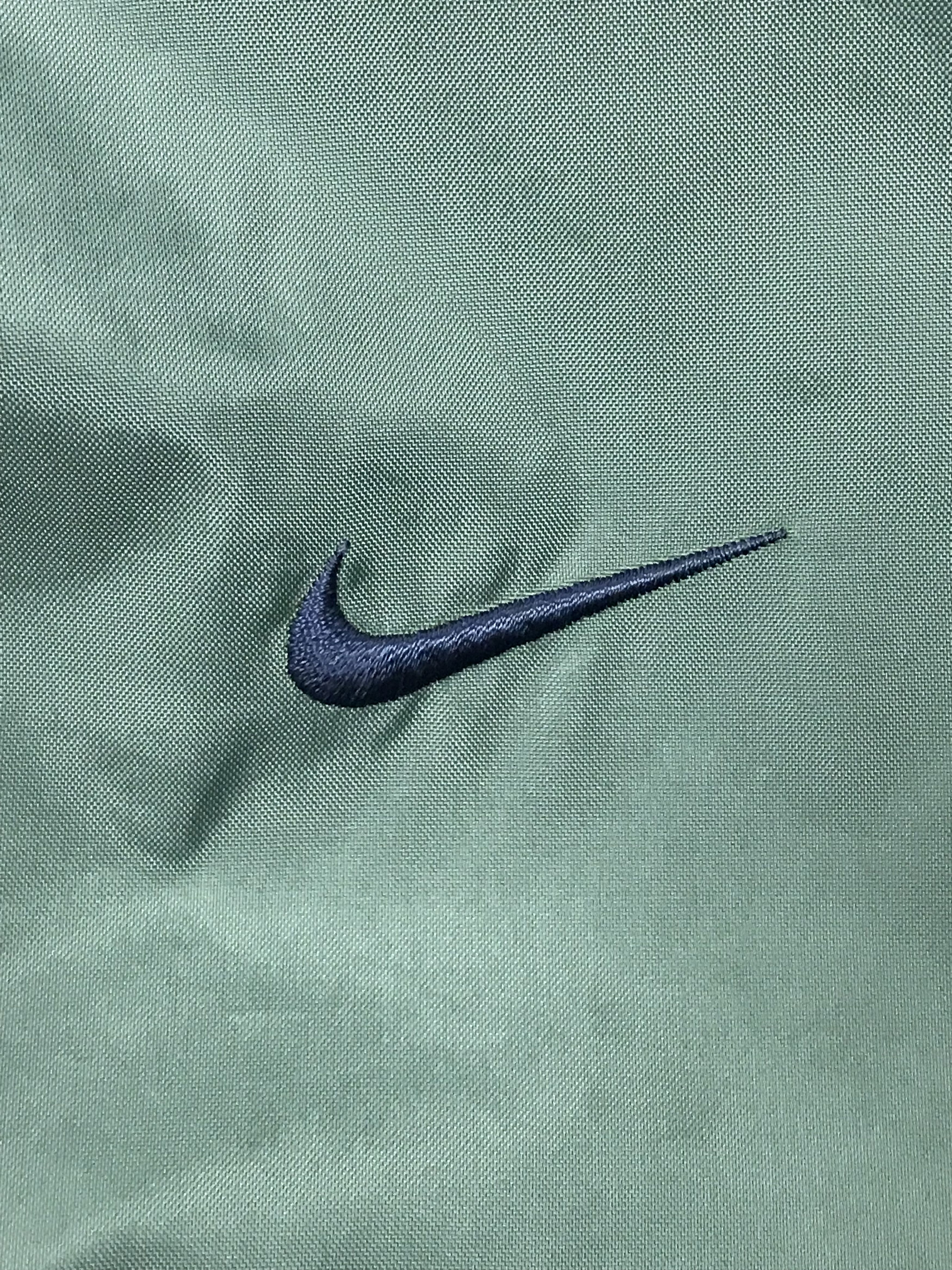 Nike Vintage Nike Windbreaker Jacket Swoosh logo Size US L / EU 52-54 / 3 - 8 Thumbnail