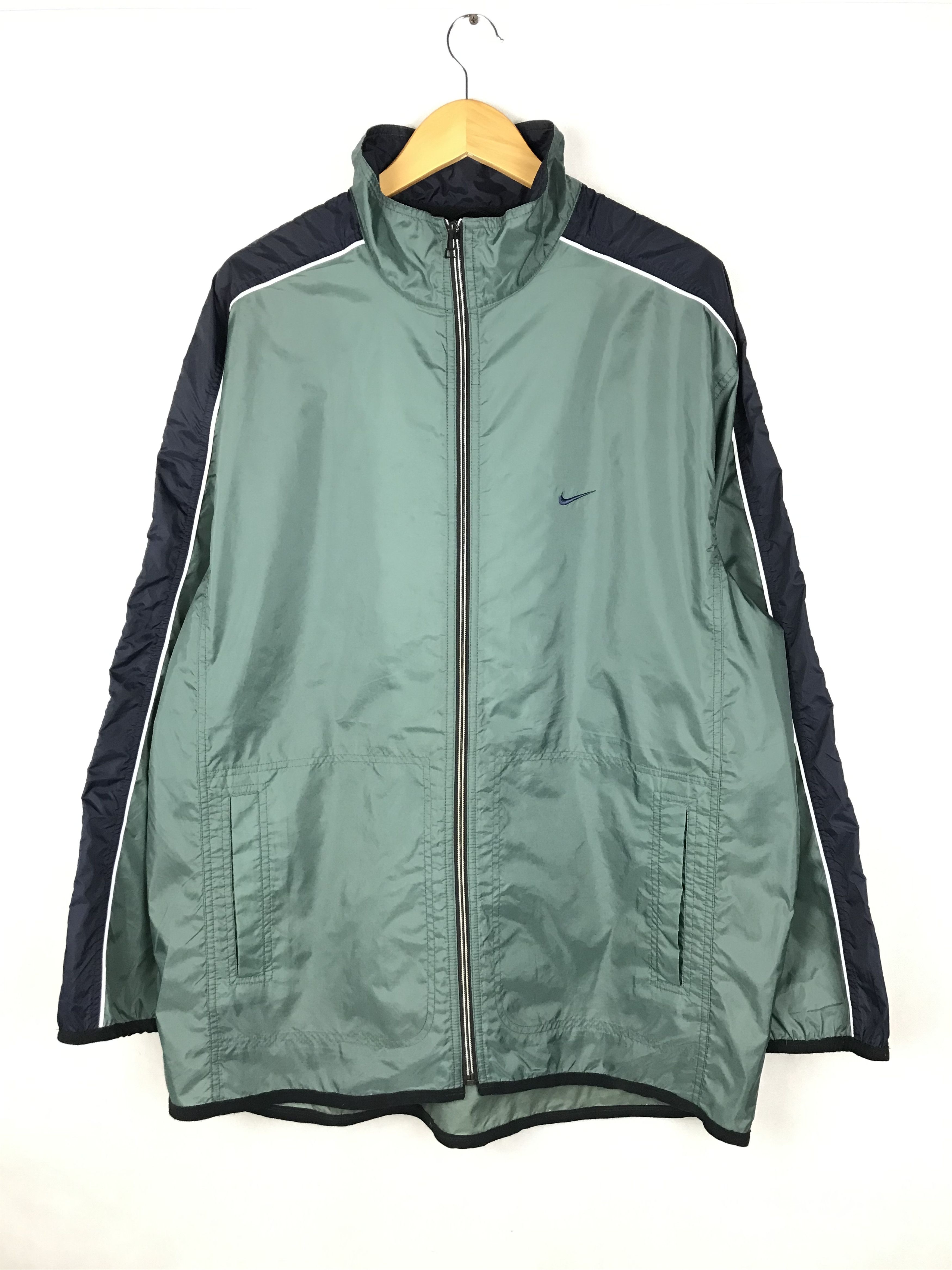 Nike Vintage Nike Windbreaker Jacket Swoosh logo Size US L / EU 52-54 / 3 - 1 Thumbnail
