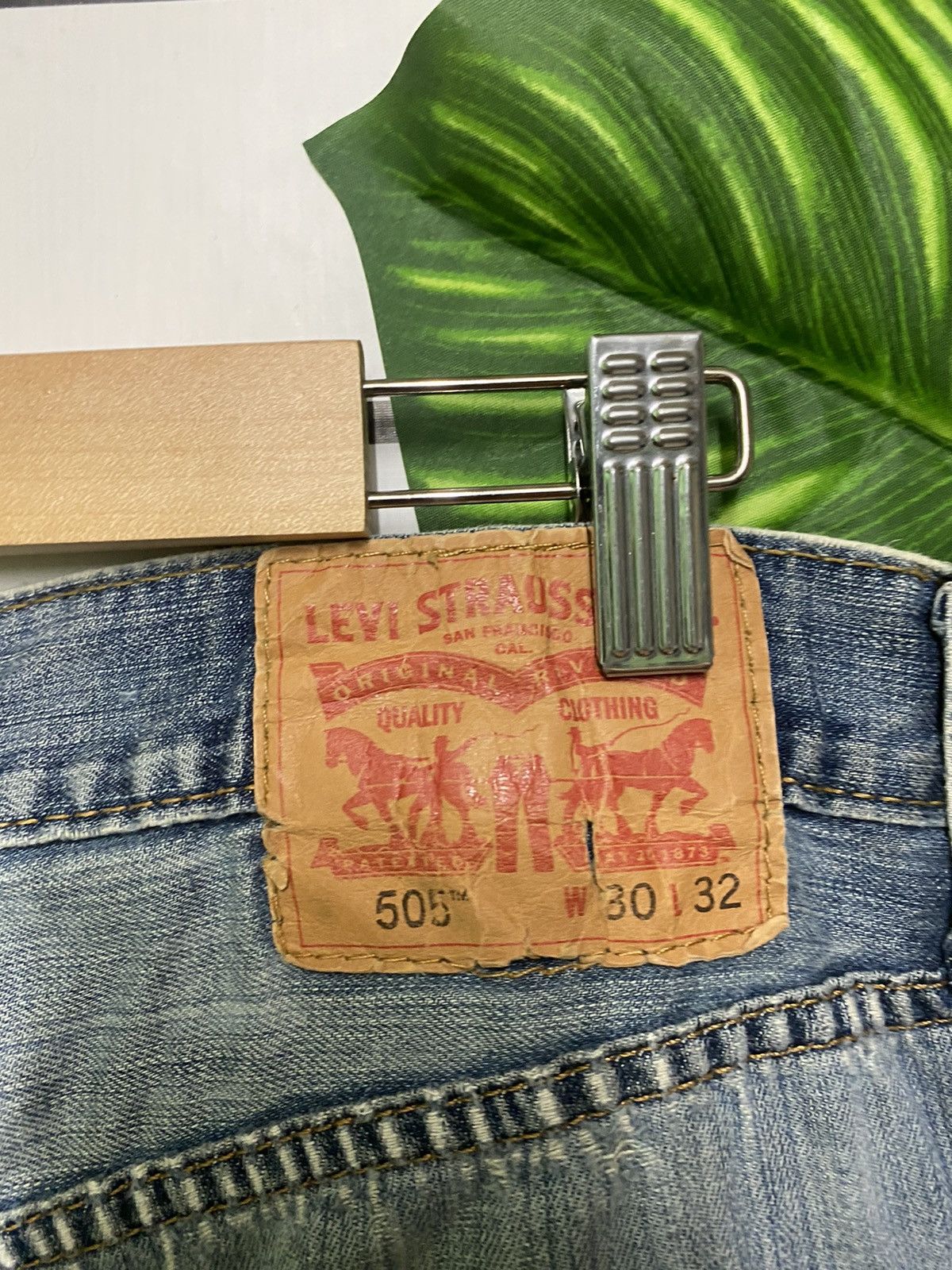 Levi's Vintage Levis 505 Distressed Denim - L33 Size US 32 / EU 48 - 14 Thumbnail