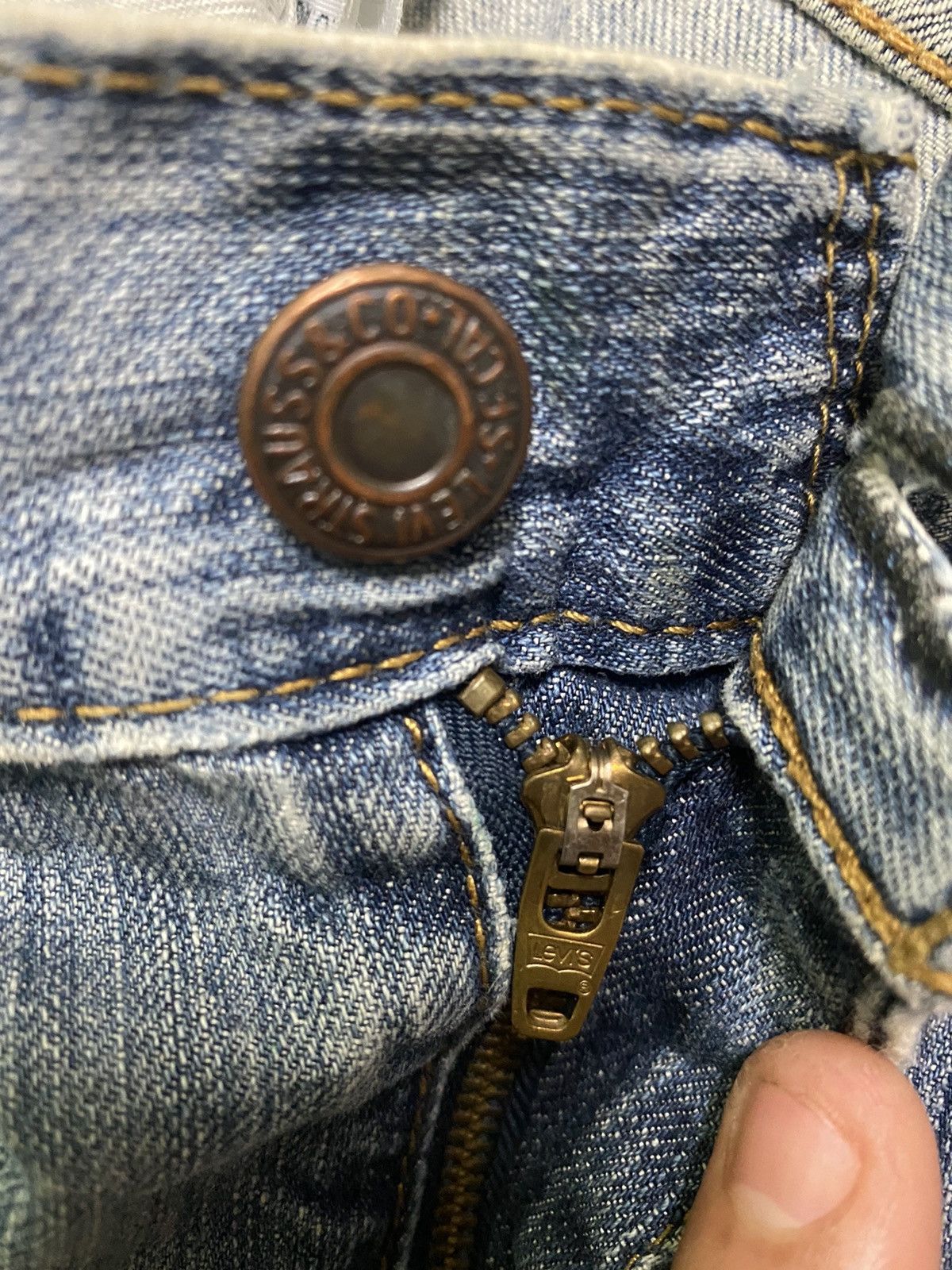 Levi's Vintage Levis 505 Distressed Denim - L33 Size US 32 / EU 48 - 20 Thumbnail