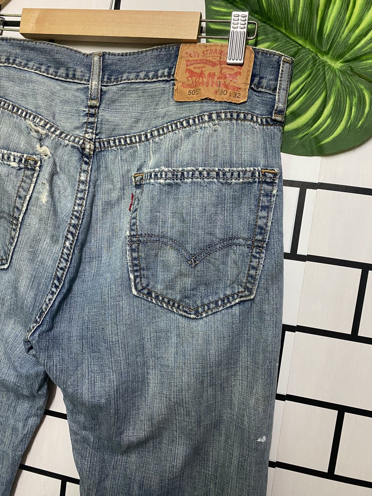 Levi's Vintage Levis 505 Distressed Denim - L33 Size US 32 / EU 48 - 13 Thumbnail