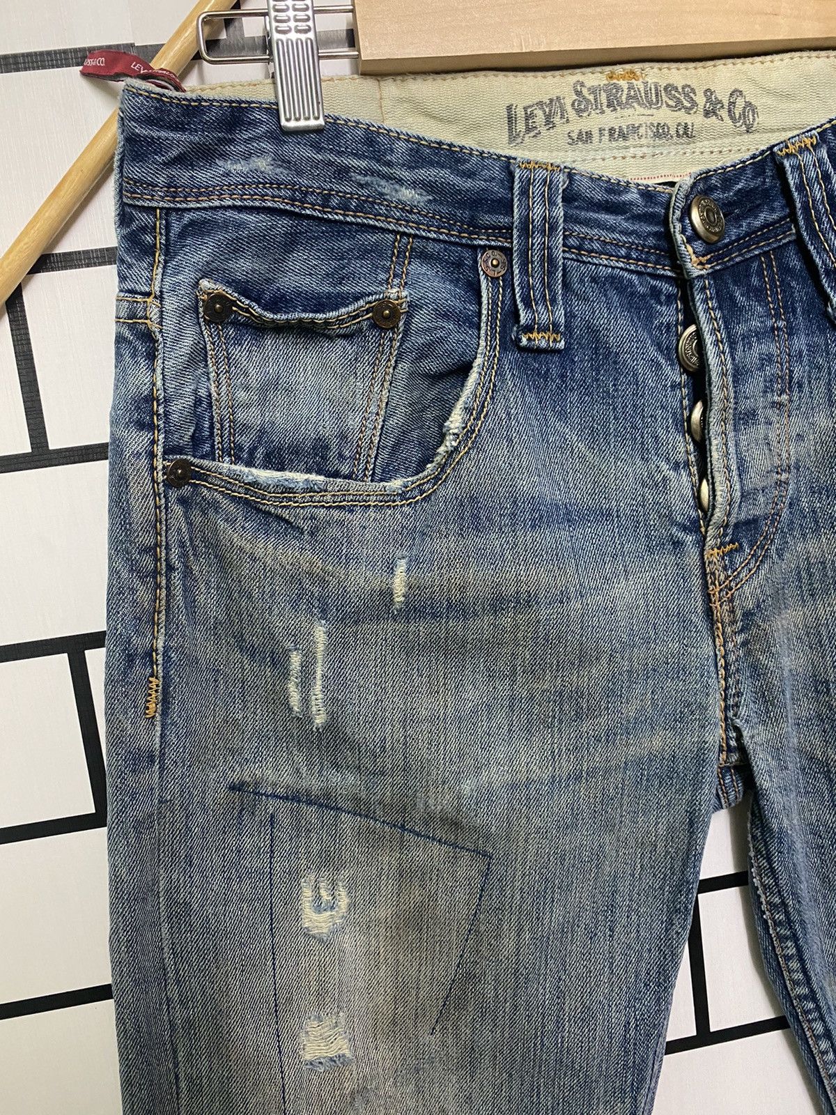 Levi's × Vintage Vintage LEVIS SAN FRANCISCO CAL Distressed Jean -L34 Size US 31 - 4 Thumbnail