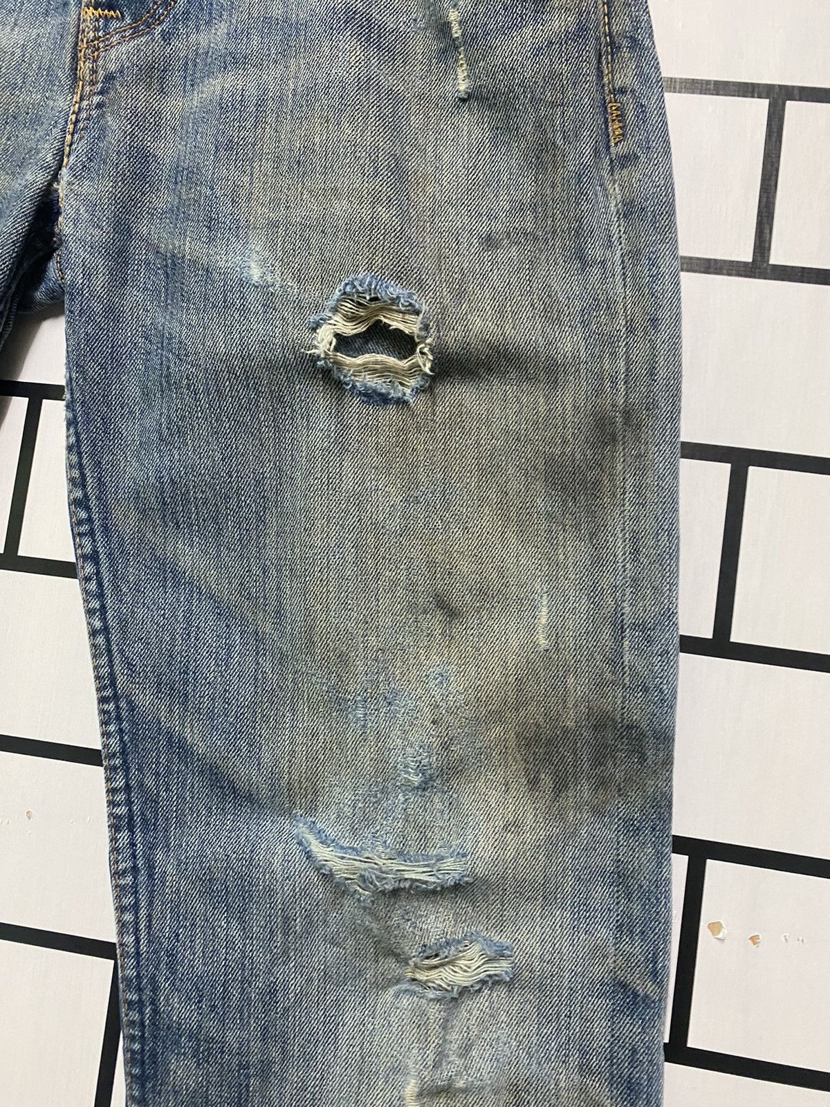 Levi's × Vintage Vintage LEVIS SAN FRANCISCO CAL Distressed Jean -L34 Size US 31 - 6 Thumbnail