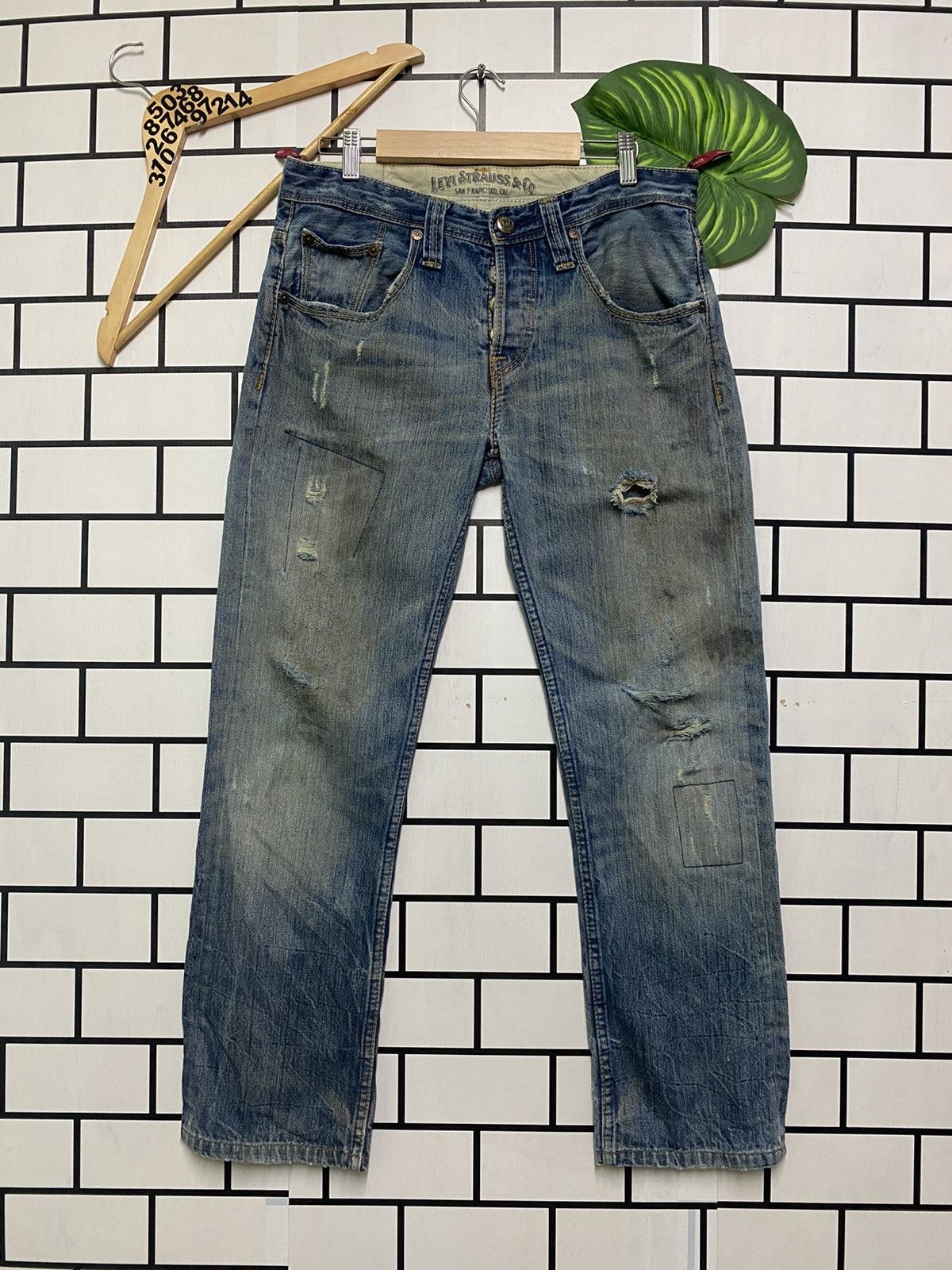 Levi's × Vintage Vintage LEVIS SAN FRANCISCO CAL Distressed Jean -L34 Size US 31 - 1 Thumbnail