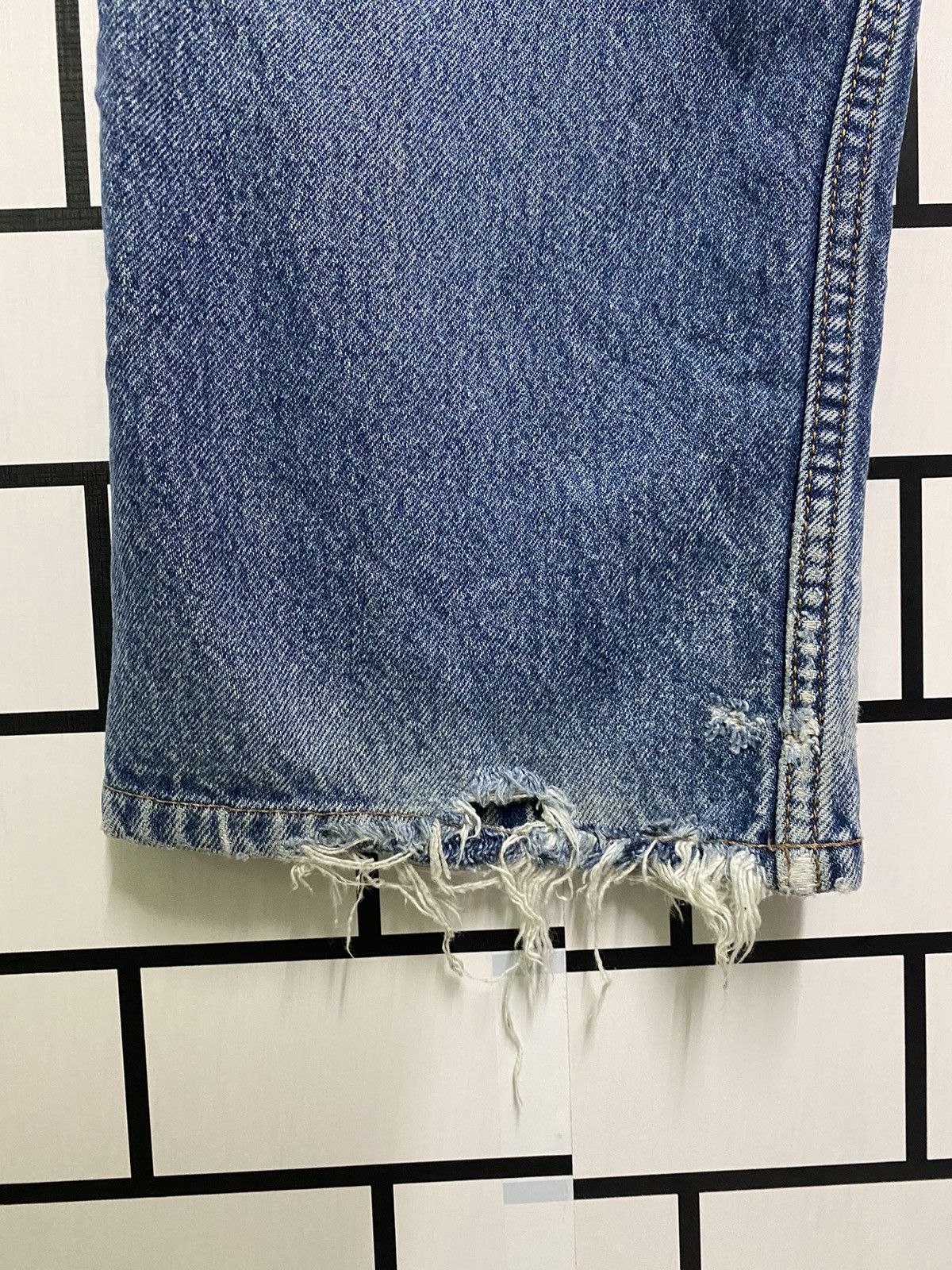Levi's × Vintage Vintage Levi's 505 Regular Fit Jean -L37 Size US 40 / EU 56 - 13 Thumbnail