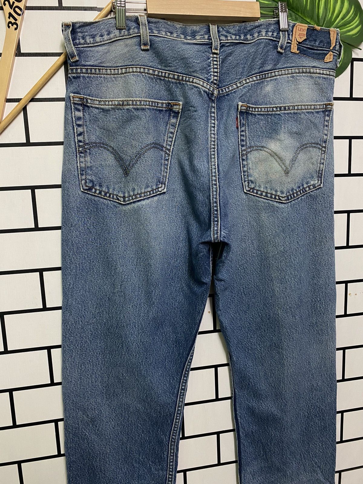 Levi's × Vintage Vintage Levi's 505 Regular Fit Jean -L37 Size US 40 / EU 56 - 15 Thumbnail
