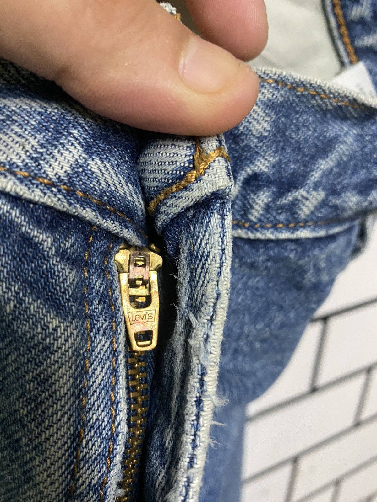 Levi's × Vintage Vintage Levi's 505 Regular Fit Jean -L37 Size US 40 / EU 56 - 16 Thumbnail