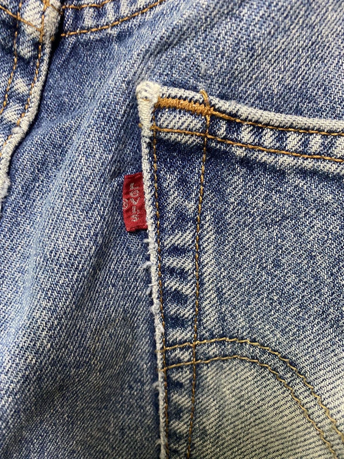 Levi's × Vintage Vintage Levi's 505 Regular Fit Jean -L37 Size US 40 / EU 56 - 12 Thumbnail
