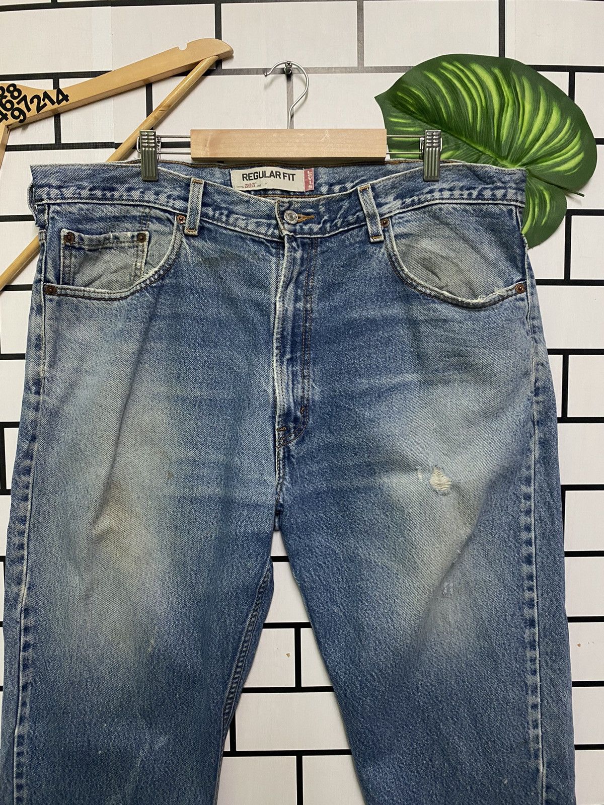 Levi's × Vintage Vintage Levi's 505 Regular Fit Jean -L37 Size US 40 / EU 56 - 4 Thumbnail