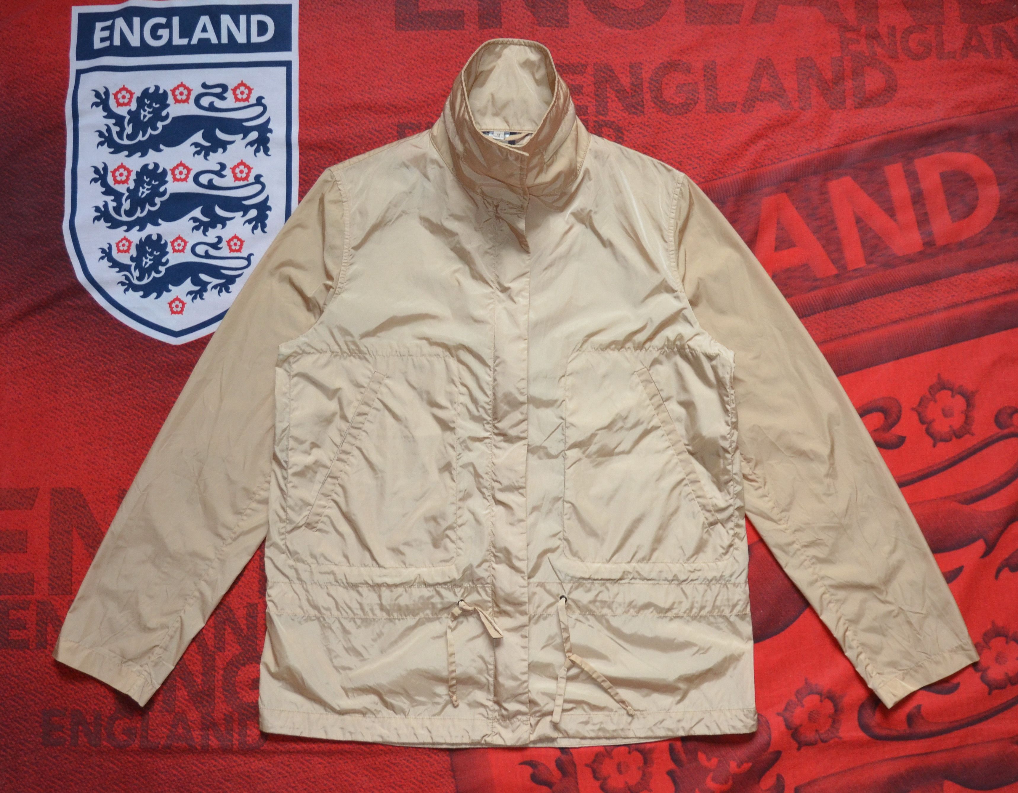 Burberry BURBERRY LONDON Women's Nylon Jacket Transforms Into a Bag Size M / US 6-8 / IT 42-44 - 18 Thumbnail