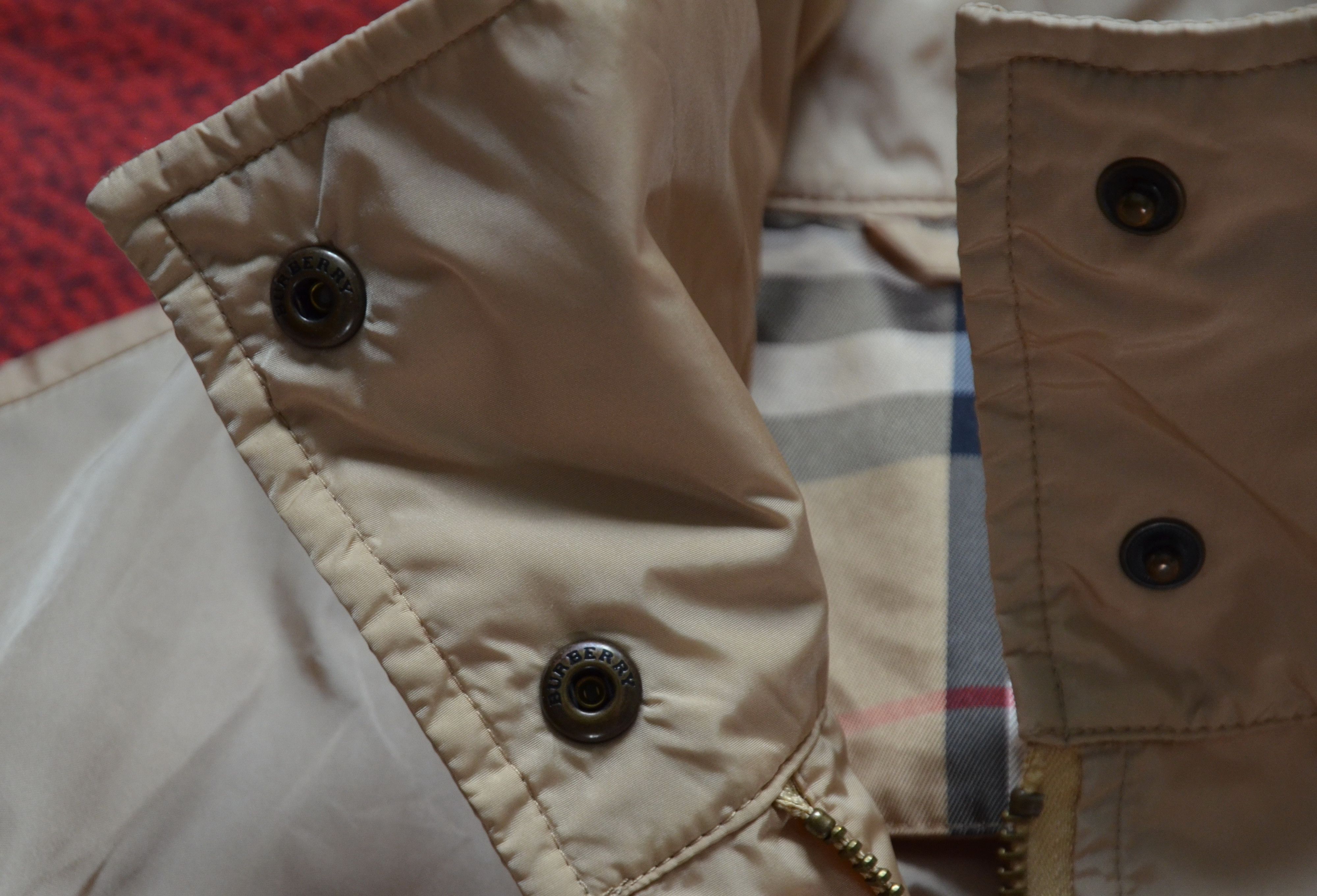 Burberry BURBERRY LONDON Women's Nylon Jacket Transforms Into a Bag Size M / US 6-8 / IT 42-44 - 5 Thumbnail