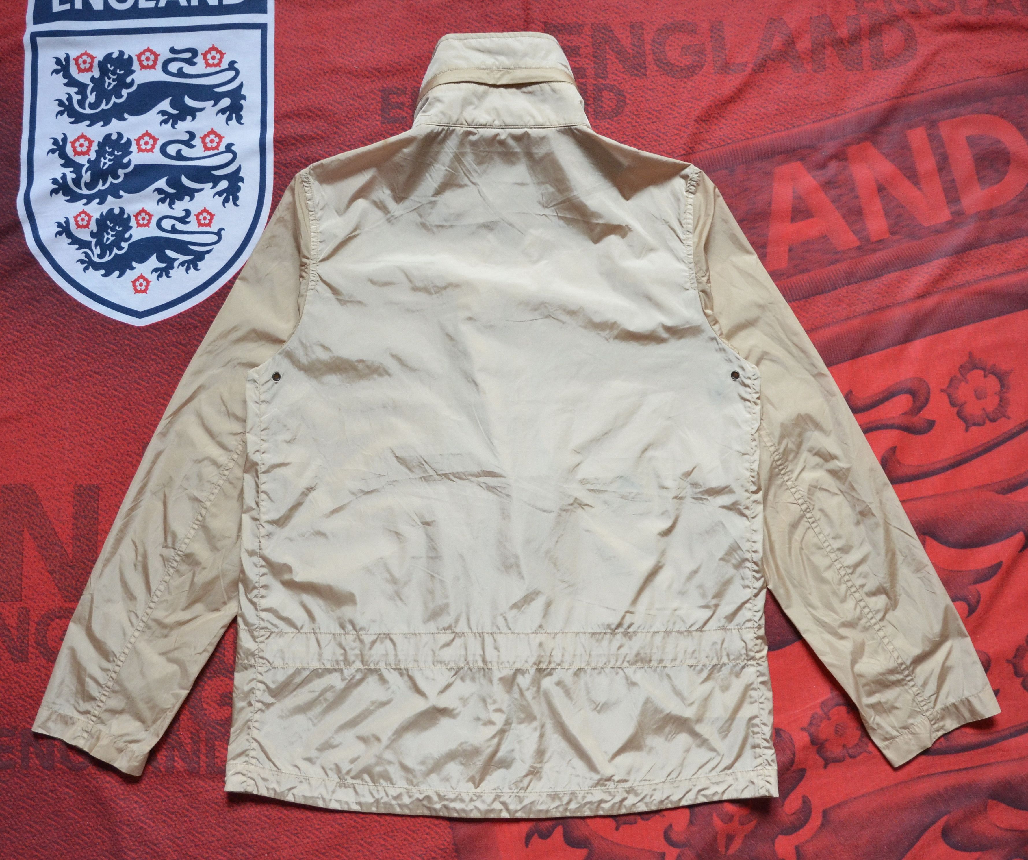 Burberry BURBERRY LONDON Women's Nylon Jacket Transforms Into a Bag Size M / US 6-8 / IT 42-44 - 13 Thumbnail