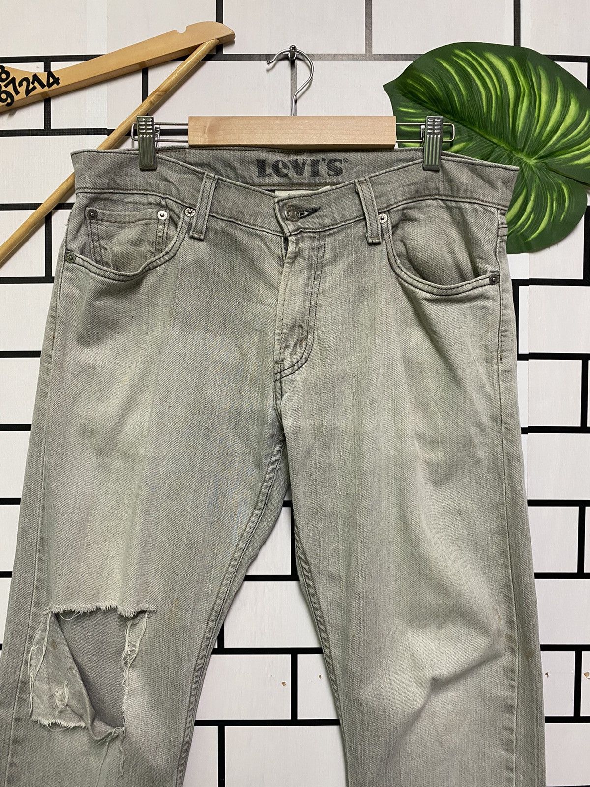 Levi's Vintage LEVIS 514 Slim Straight Grey Distressed Jean - L40 Size US 34 / EU 50 - 3 Thumbnail