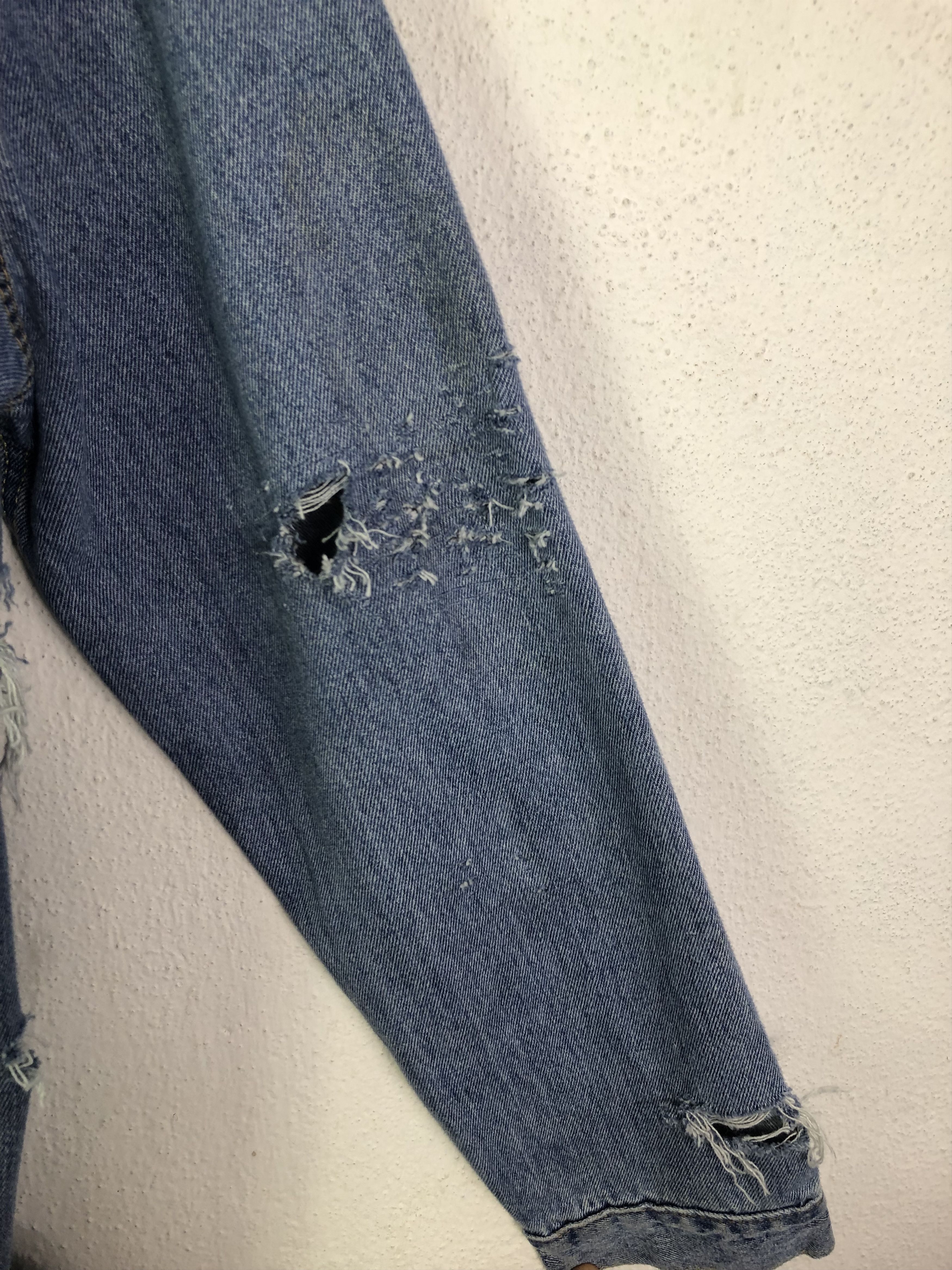 Levi's × Vintage Vintage Levis Distressed Ripped Denim Jacket Size US XL / EU 56 / 4 - 10 Thumbnail