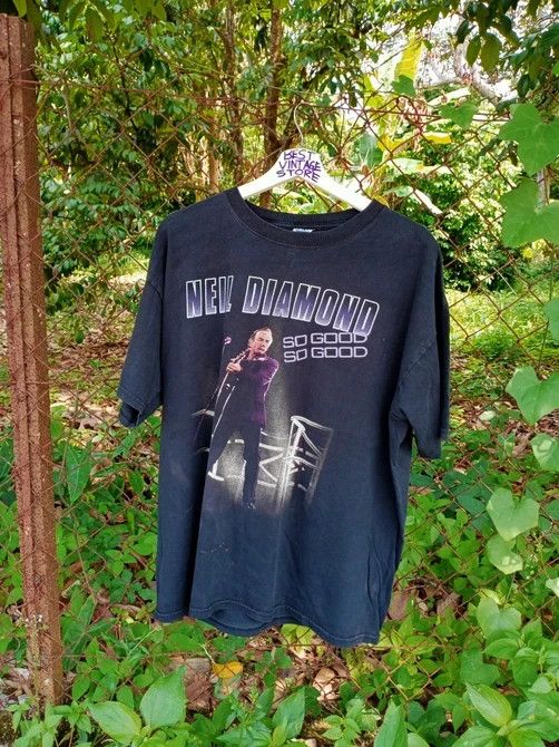 Band Tees Rare Vintage Neil Diamond Tour Tshirt Size US XL / EU 56 / 4 - 1 Thumbnail