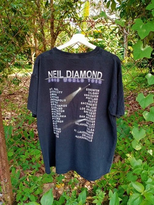 Band Tees Rare Vintage Neil Diamond Tour Tshirt Size US XL / EU 56 / 4 - 2 Thumbnail