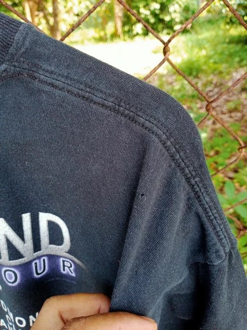 Band Tees Rare Vintage Neil Diamond Tour Tshirt Size US XL / EU 56 / 4 - 5 Thumbnail