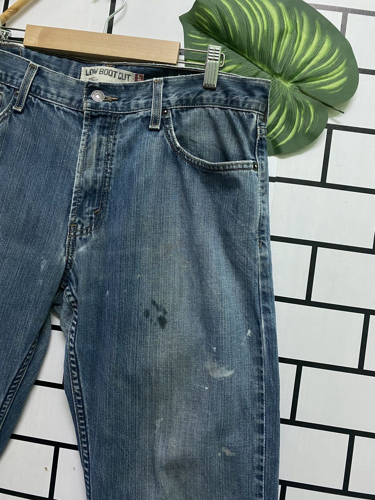Levi's Vintage LEVIS 527 Low Boot Cut Distressed Jean -L 43 Size US 34 / EU 50 - 4 Thumbnail