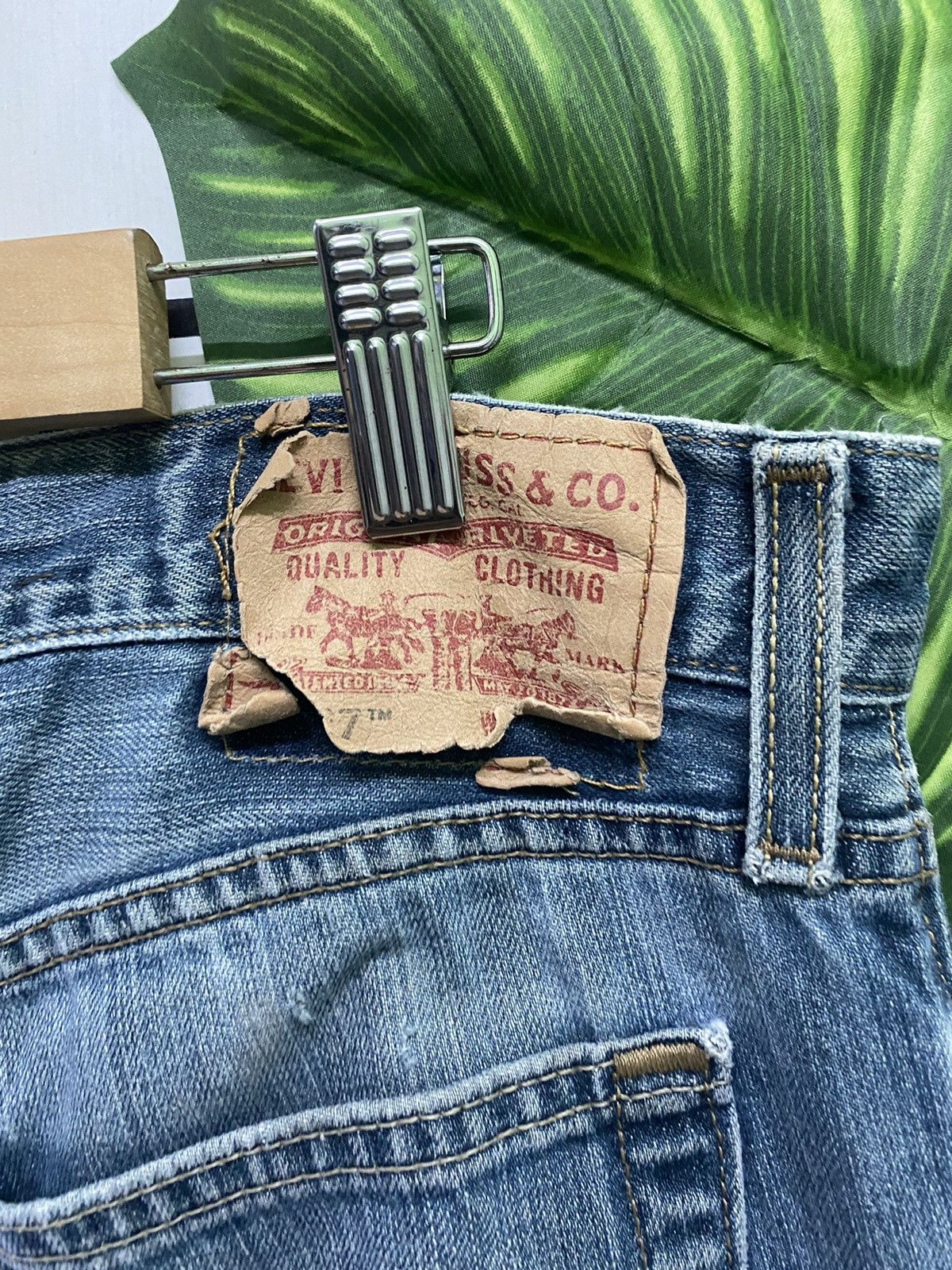 Levi's Vintage LEVIS 527 Low Boot Cut Distressed Jean -L 43 Size US 34 / EU 50 - 11 Thumbnail