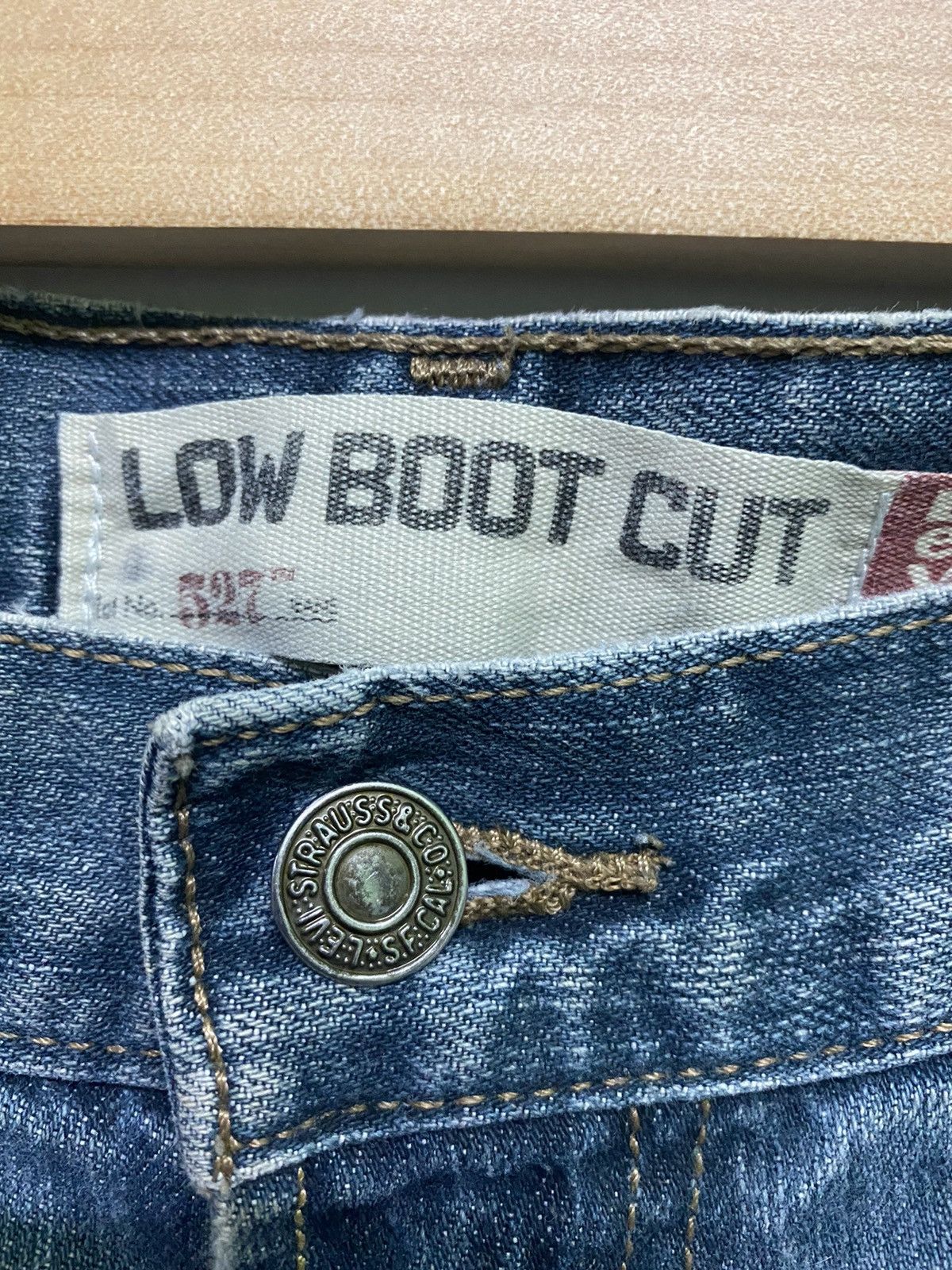 Levi's Vintage LEVIS 527 Low Boot Cut Distressed Jean -L 43 Size US 34 / EU 50 - 9 Thumbnail