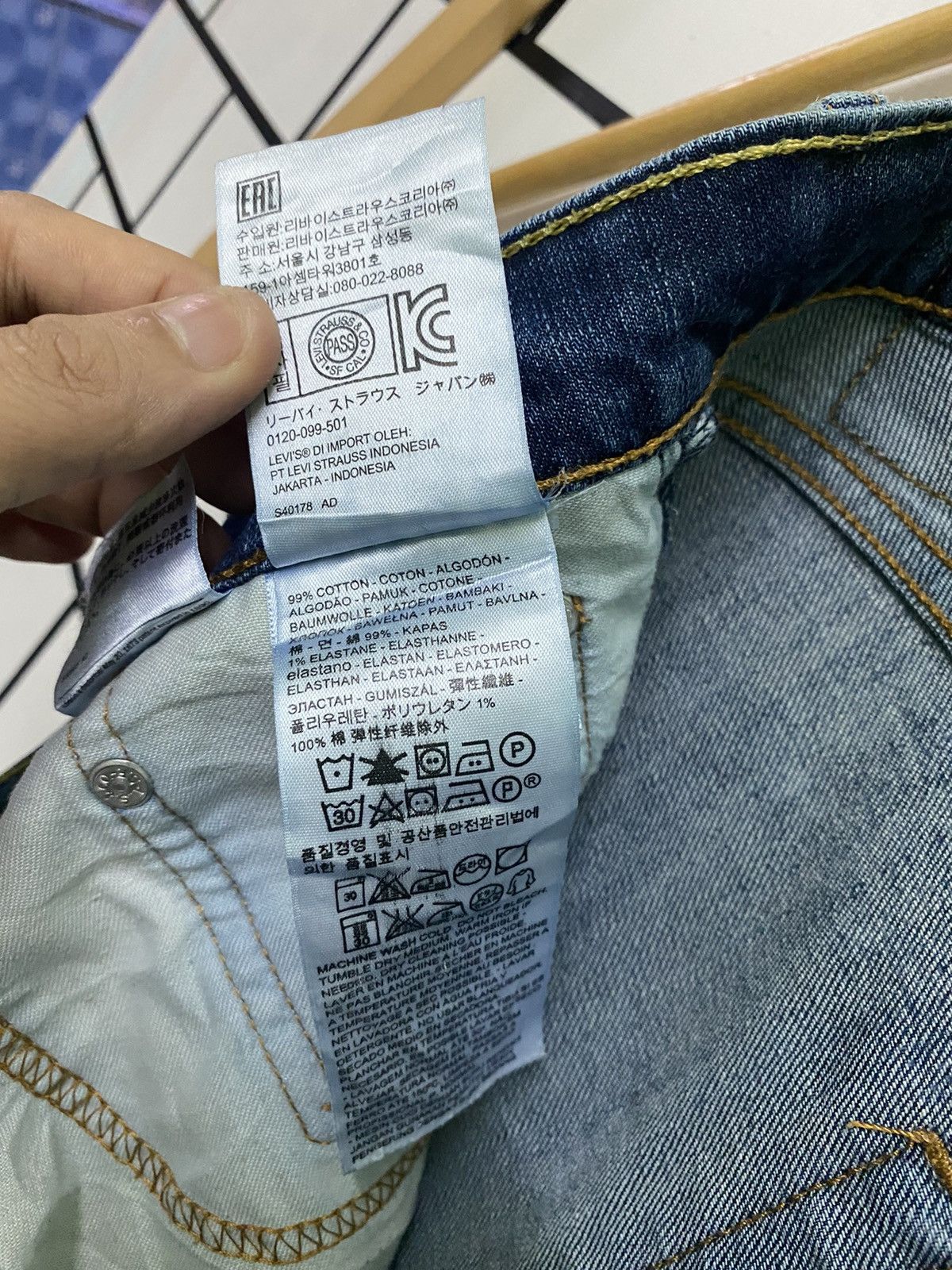 Levi's × Vintage Vintage Levi's 513 distressed jean -L44 Size US 33 - 15 Thumbnail