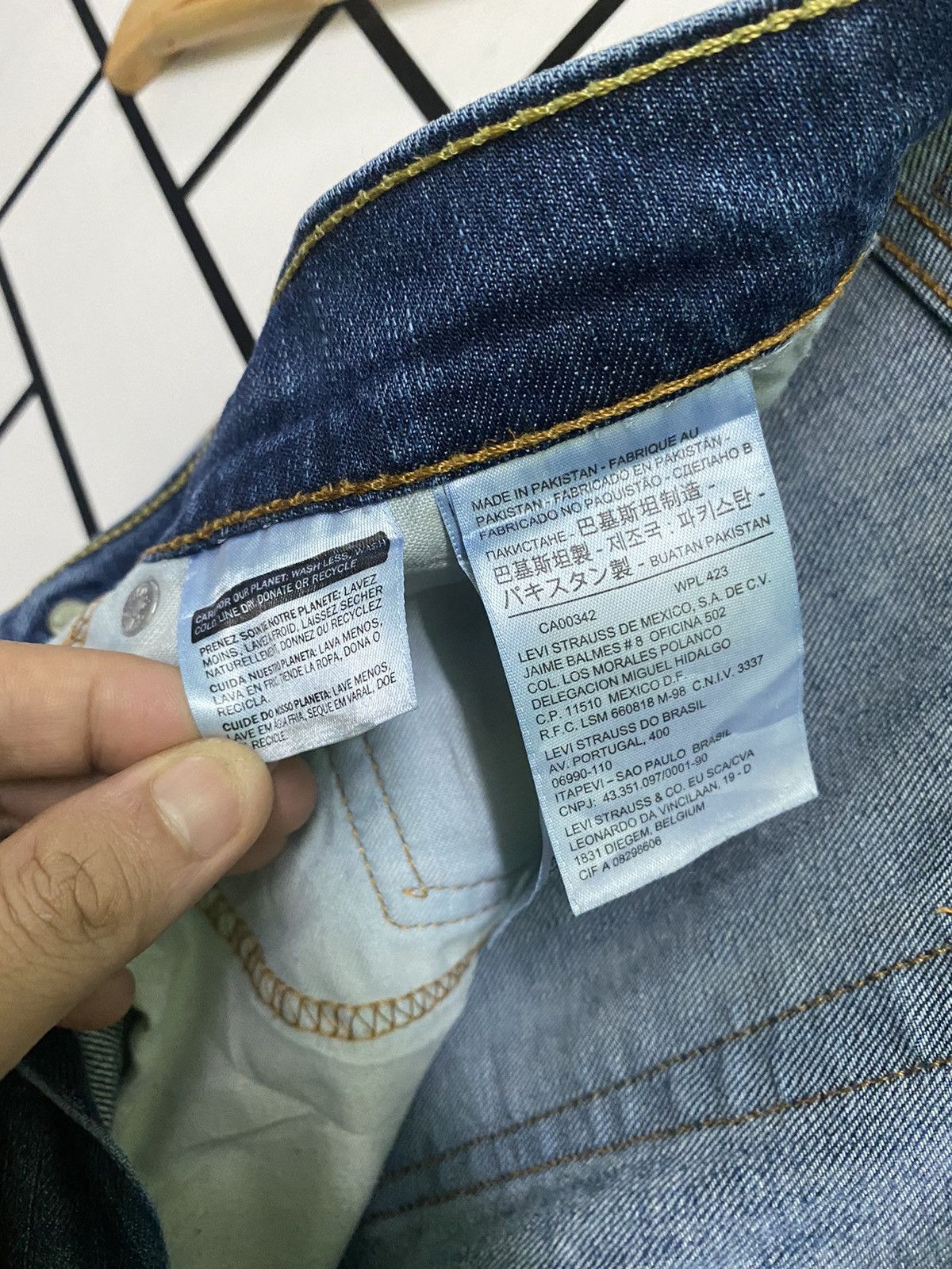Levi's × Vintage Vintage Levi's 513 distressed jean -L44 Size US 33 - 14 Thumbnail