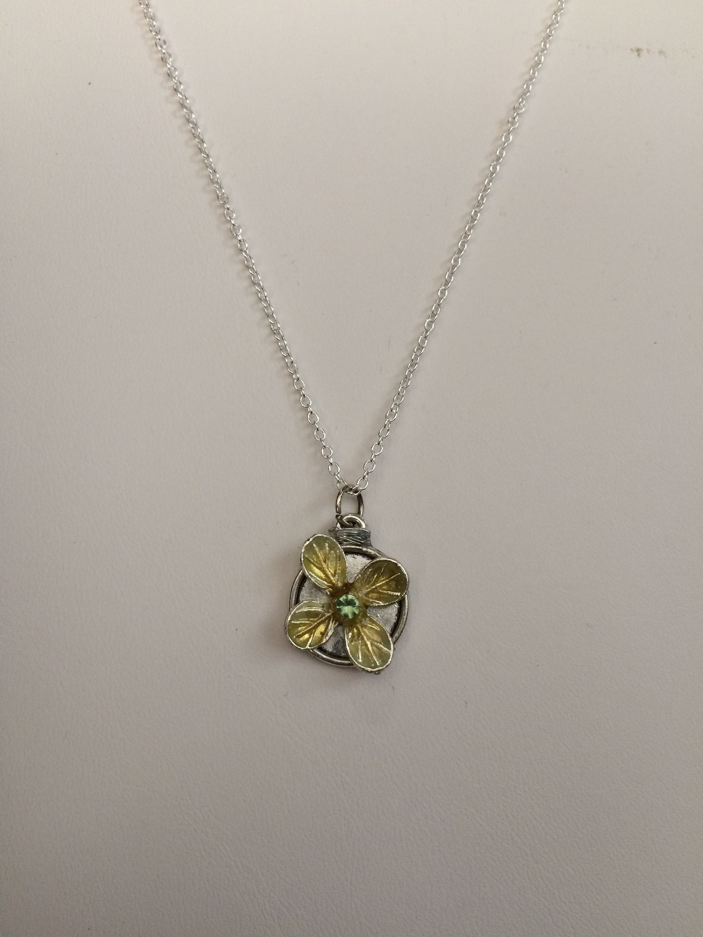 Green Flower Pendant Chain Necklace