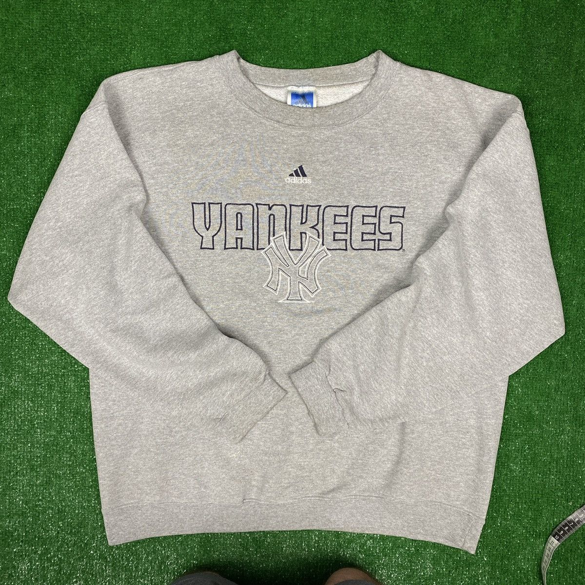 Adidas × Vintage Vintage Yankees adidas center logo Crewneck Size US L / EU 52-54 / 3 - 2 Thumbnail