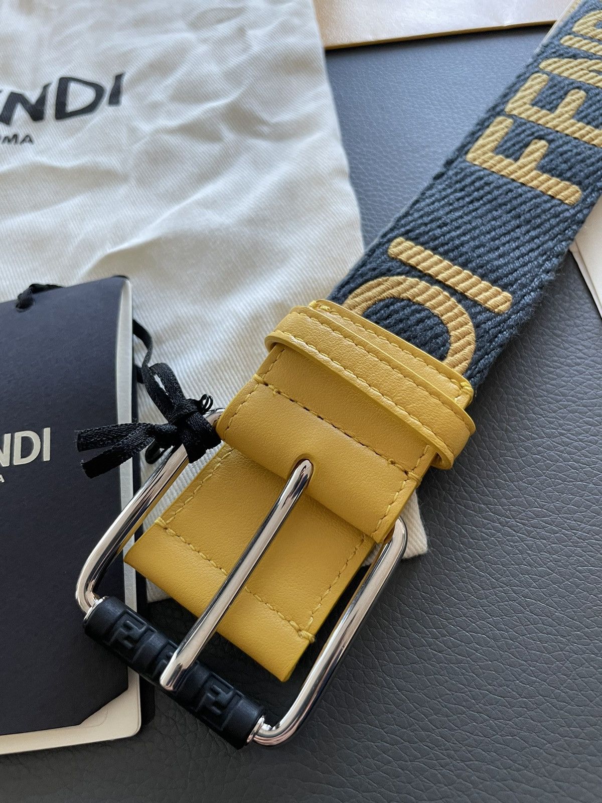 Fendi Fendi Super Runway Limited Edition Fendi Logo Belt Brand New Size 32 - 20 Thumbnail